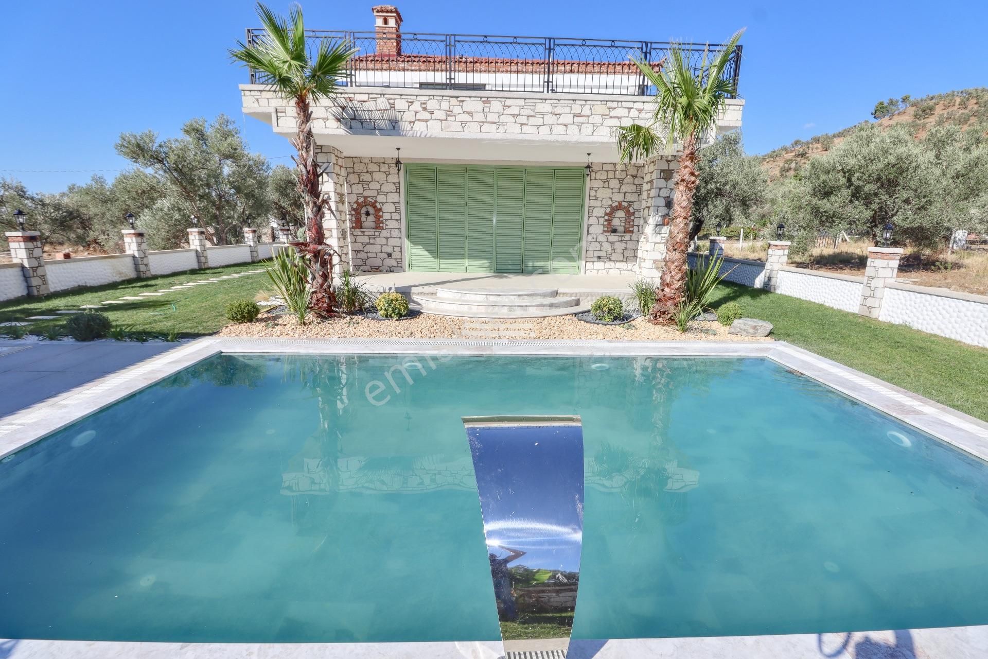 Altınoluk'ta 650 M2 Arsa Özel Havuzlu Alaçatı Konsept Villa - Görsel 9