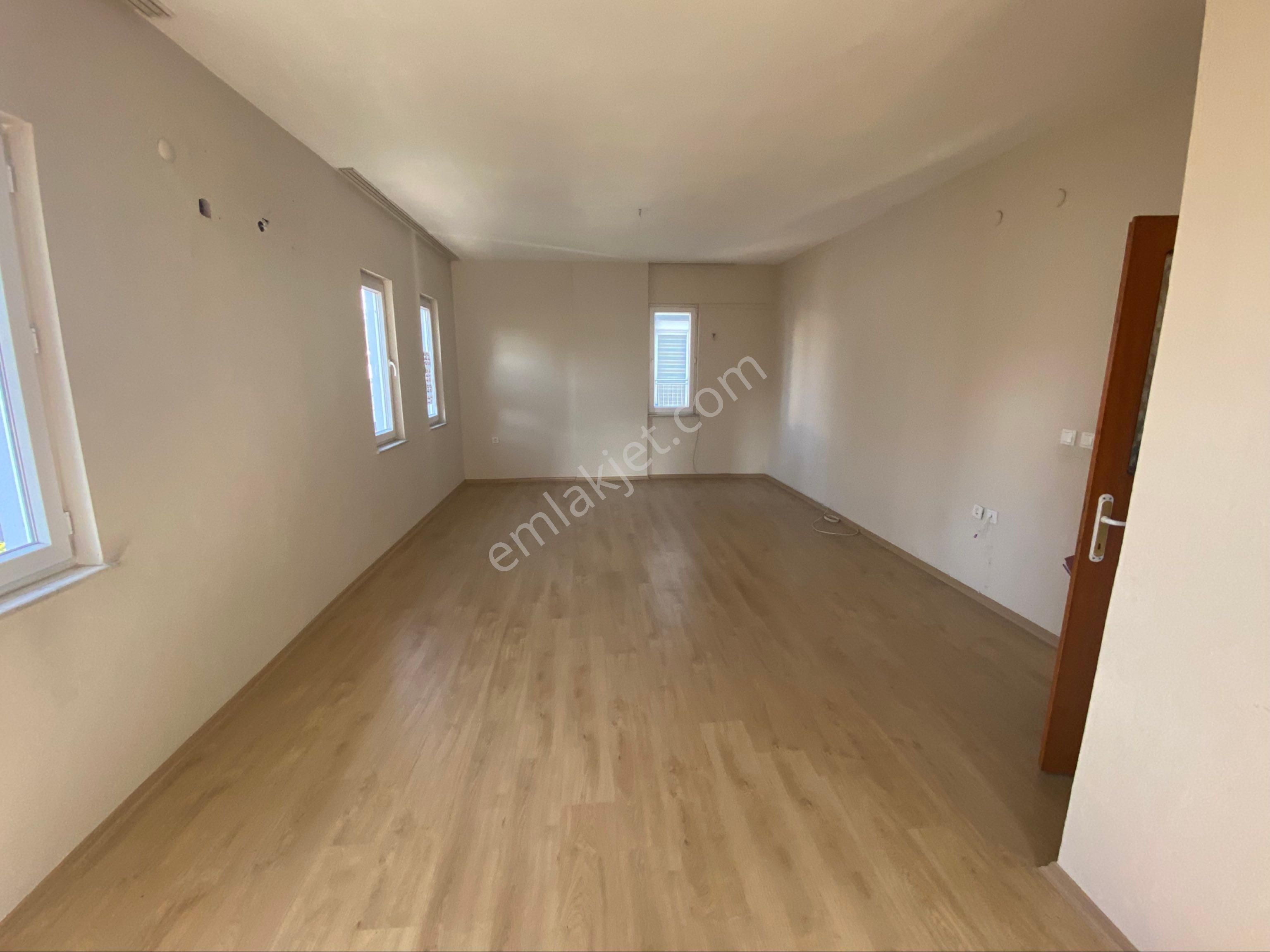 Bayındırda 3+1 Asansörlü Tek Daire Üzerine 165 M2 35.000tl.ye Kiralık - Görsel 5