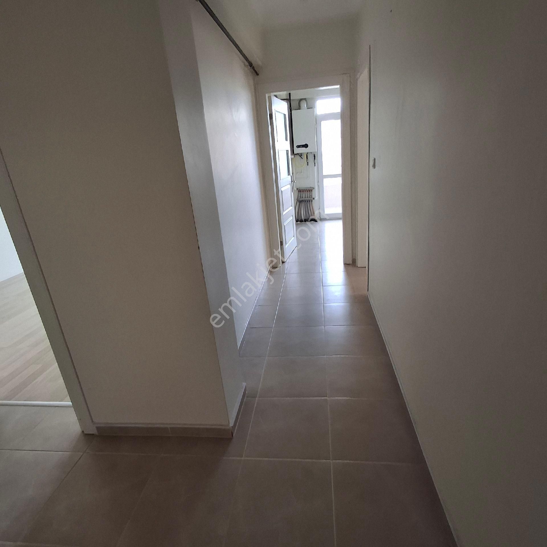 T.dağ Muratlı İstiklal K.pınar Mah'.de Cadde Üzeri Merkezi Konumda (3+1) 3.kat Daire Satılıktır. - Görsel 11