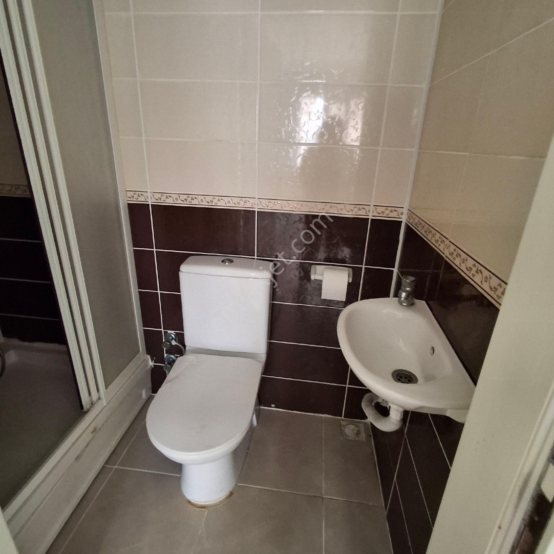 T.dağ Muratlı İstiklal K.pınar Mah'.de Cadde Üzeri Merkezi Konumda (3+1) 3.kat Daire Satılıktır. - Görsel 28