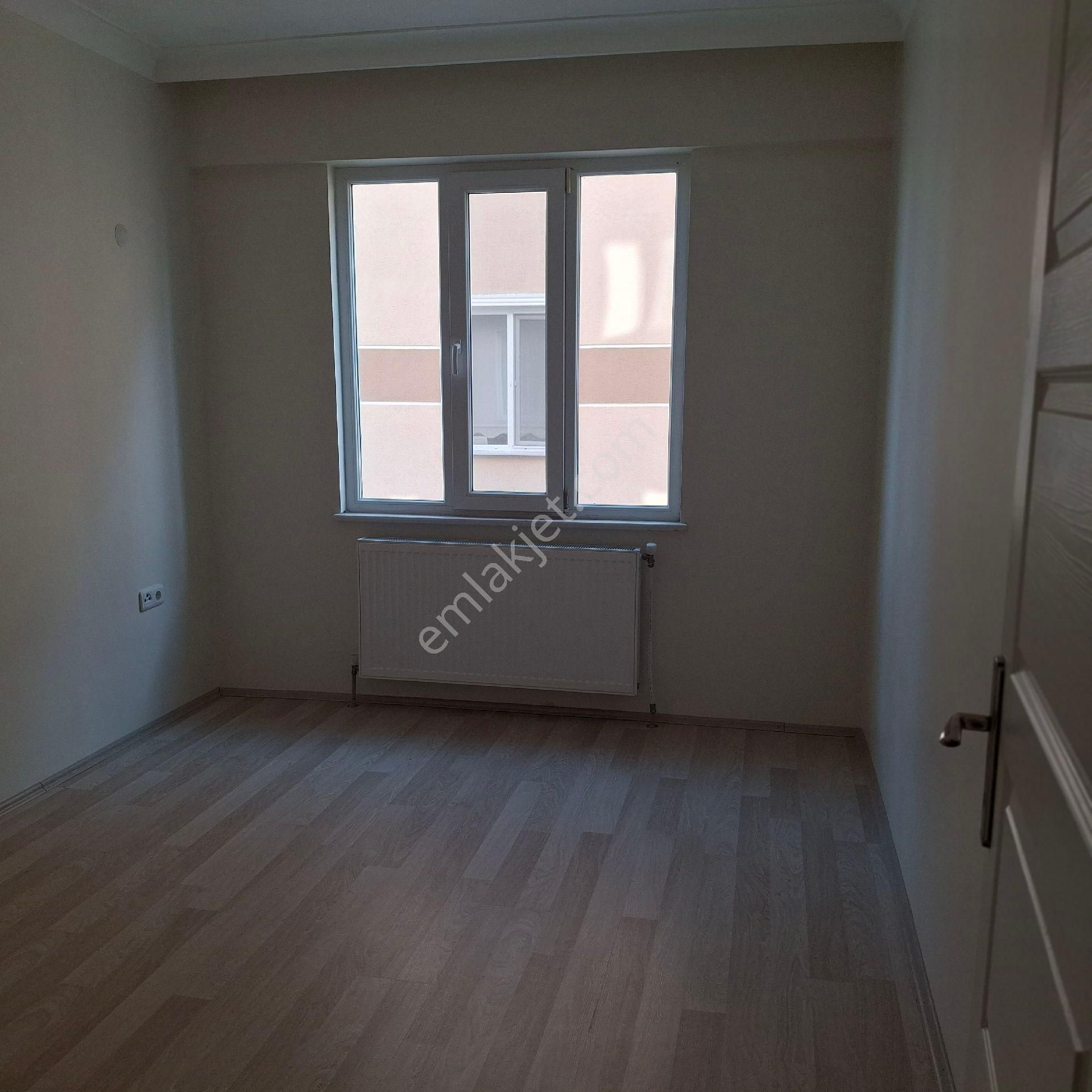 T.dağ Muratlı İstiklal K.pınar Mah'.de Cadde Üzeri Merkezi Konumda (3+1) 3.kat Daire Satılıktır. - Görsel 25