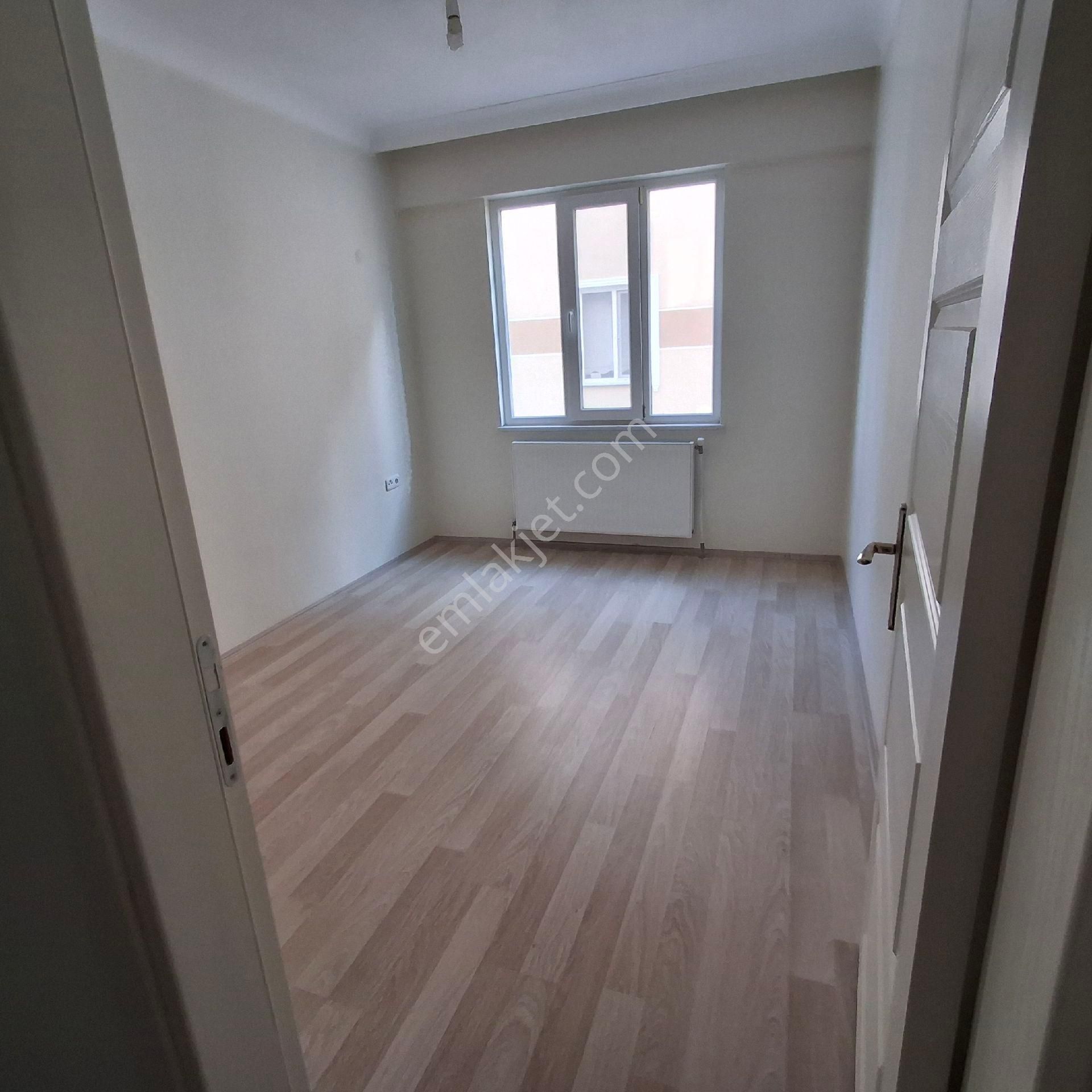 T.dağ Muratlı İstiklal K.pınar Mah'.de Cadde Üzeri Merkezi Konumda (3+1) 3.kat Daire Satılıktır. - Görsel 31