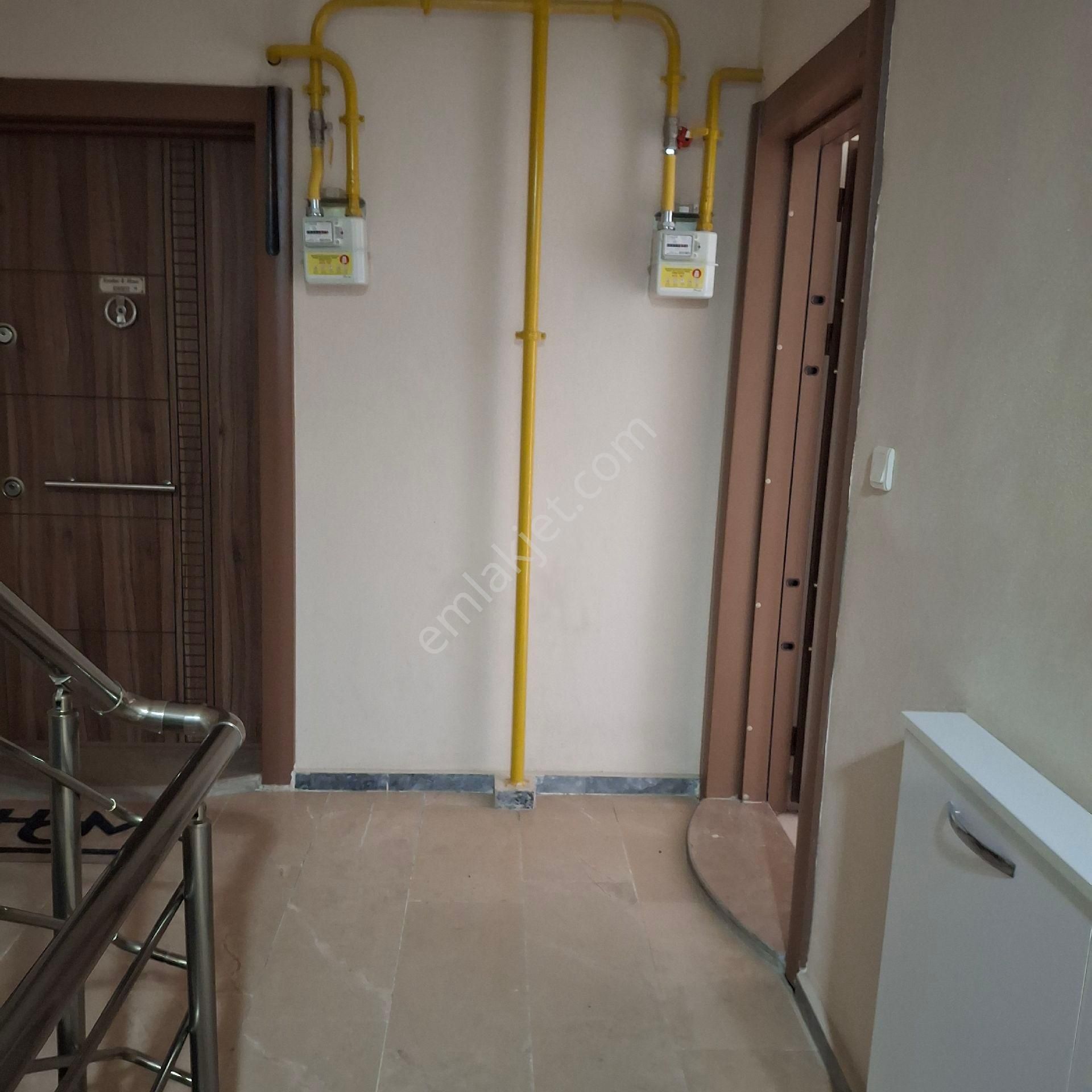 T.dağ Muratlı İstiklal K.pınar Mah'.de Cadde Üzeri Merkezi Konumda (3+1) 3.kat Daire Satılıktır. - Görsel 8