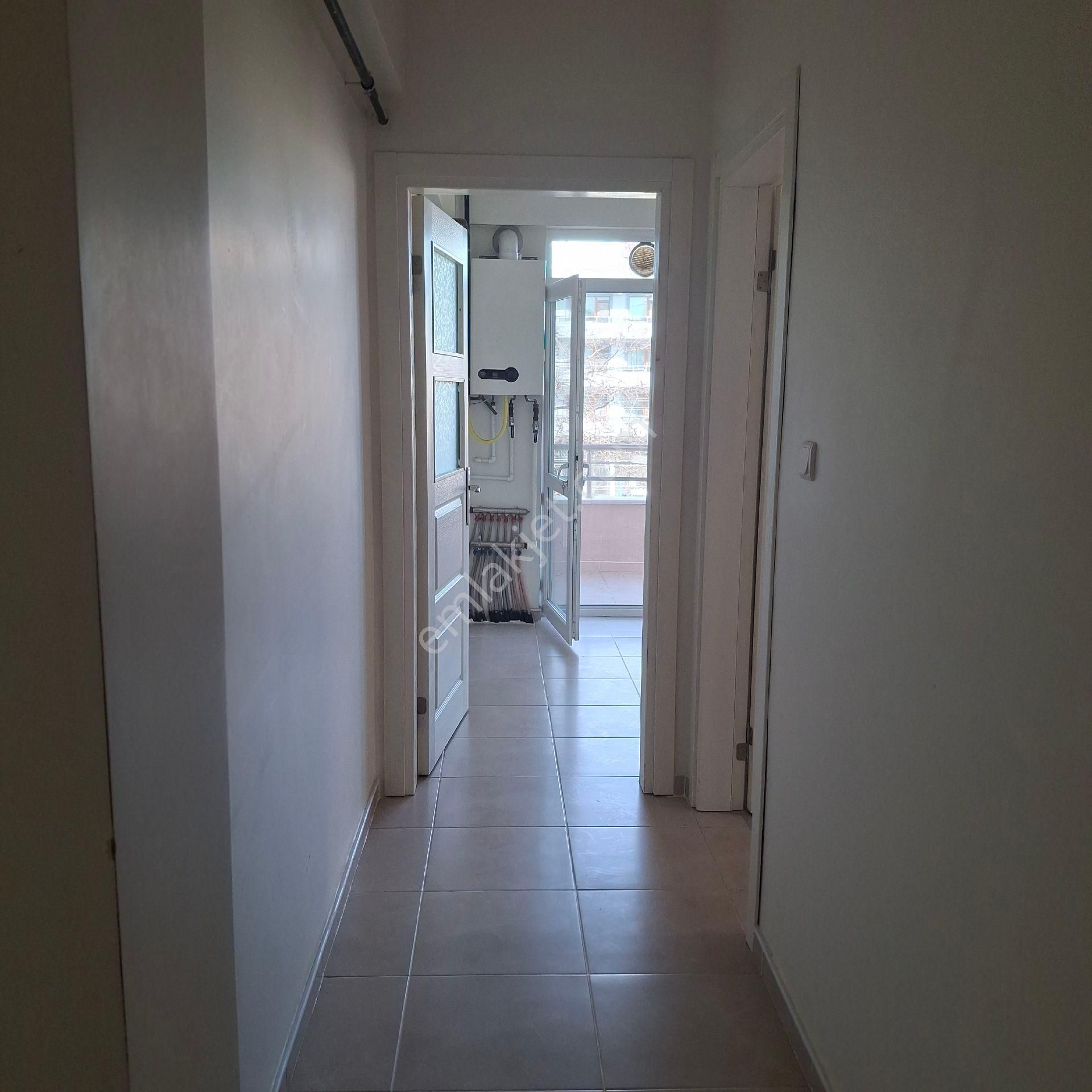 T.dağ Muratlı İstiklal K.pınar Mah'.de Cadde Üzeri Merkezi Konumda (3+1) 3.kat Daire Satılıktır. - Görsel 10