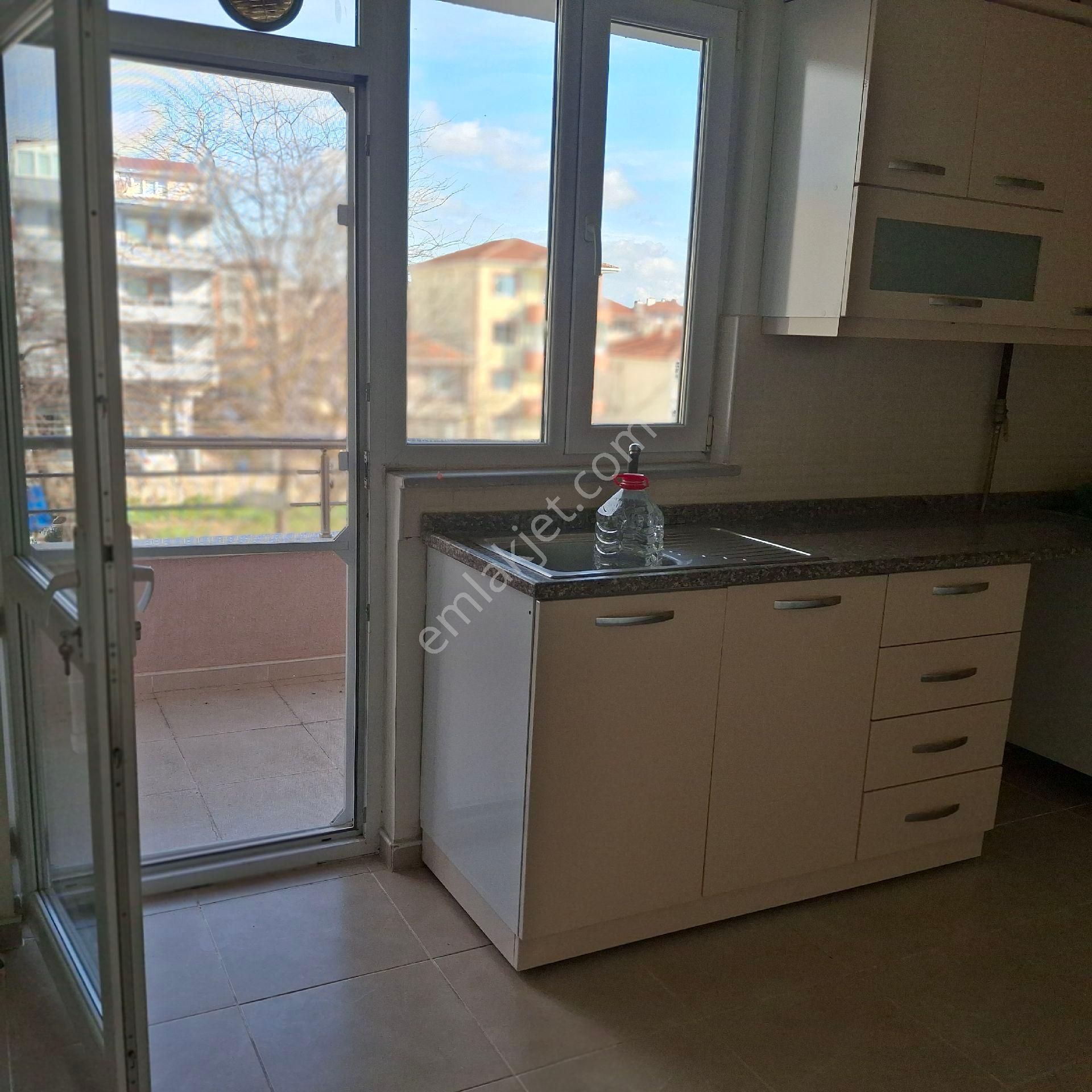 T.dağ Muratlı İstiklal K.pınar Mah'.de Cadde Üzeri Merkezi Konumda (3+1) 3.kat Daire Satılıktır. - Görsel 20