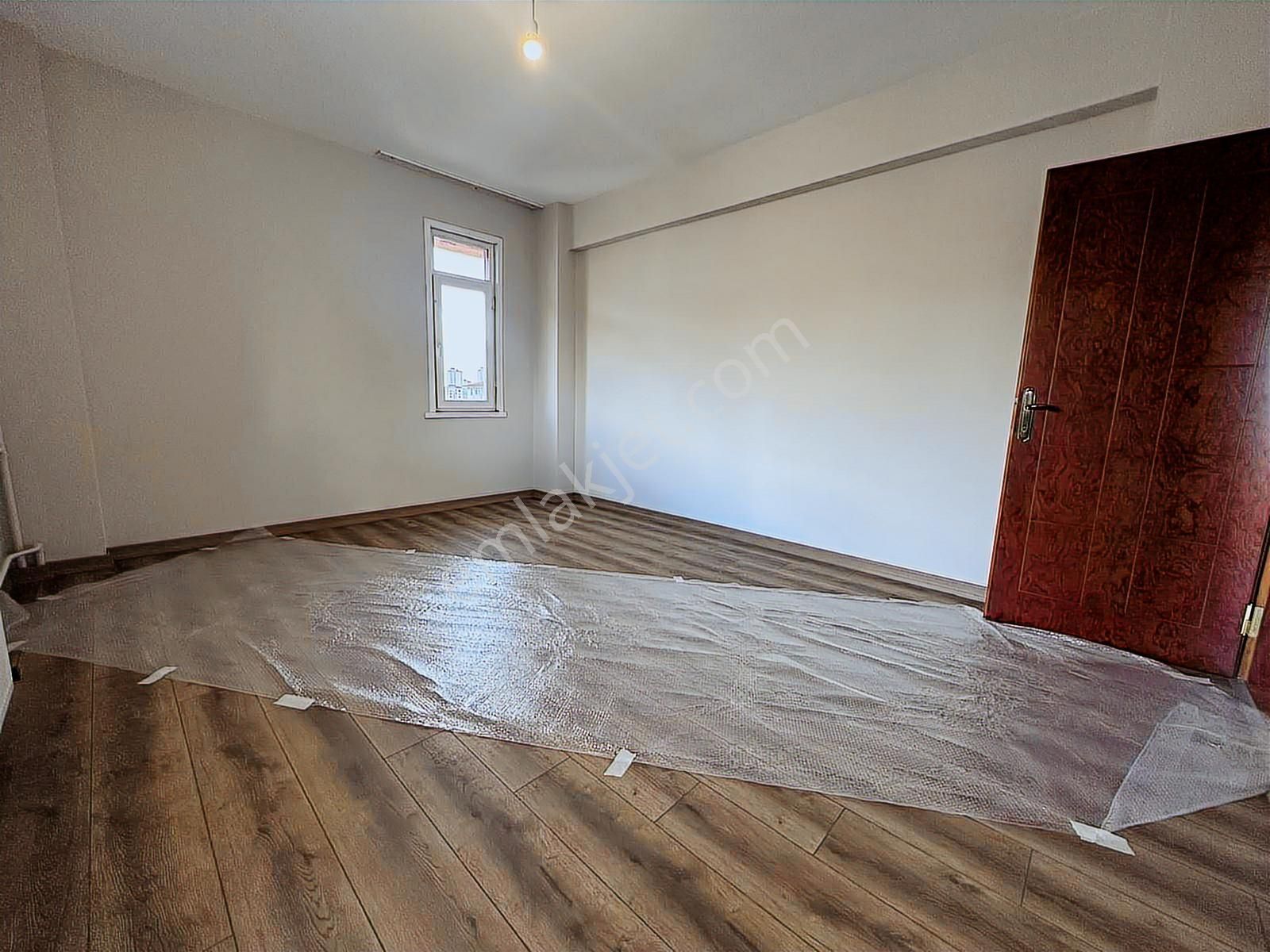 Bayar Caddesin De Kapanmaz Ferahlıkta Çift Balkonlu Net 110m2 - Görsel 16