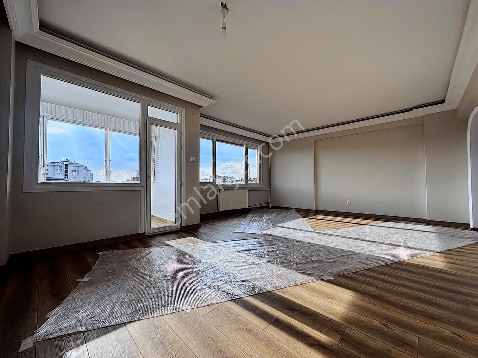 Bayar Caddesin De Kapanmaz Ferahlıkta Çift Balkonlu Net 110m2 - Görsel 10