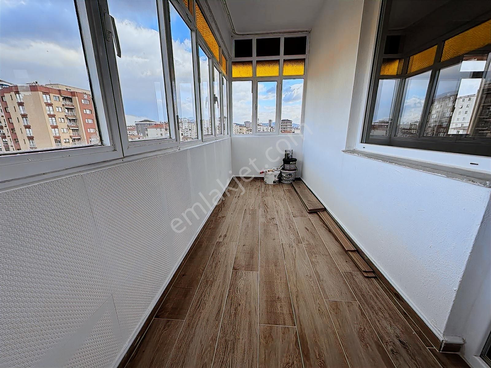 Bayar Caddesin De Kapanmaz Ferahlıkta Çift Balkonlu Net 110m2 - Görsel 25