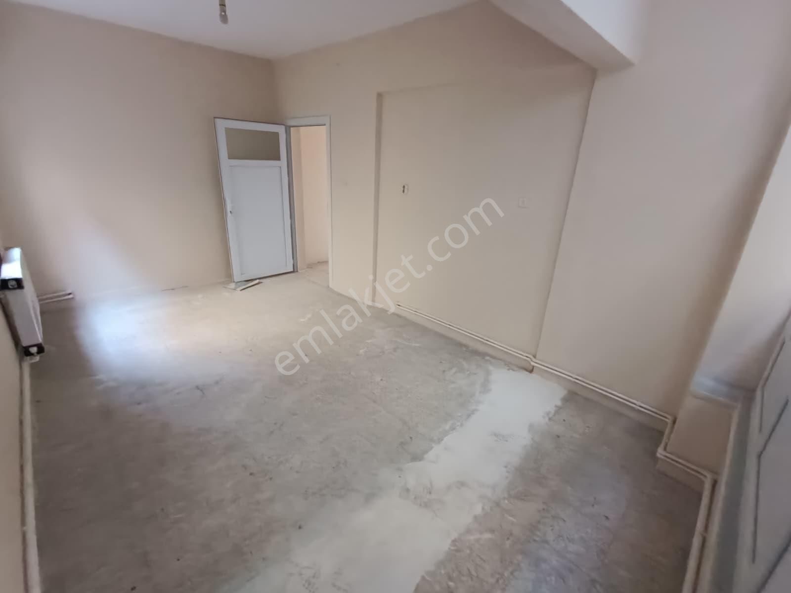 Ergünden Cumhuriyette Doğal Gazlı Kiralık - Görsel 5