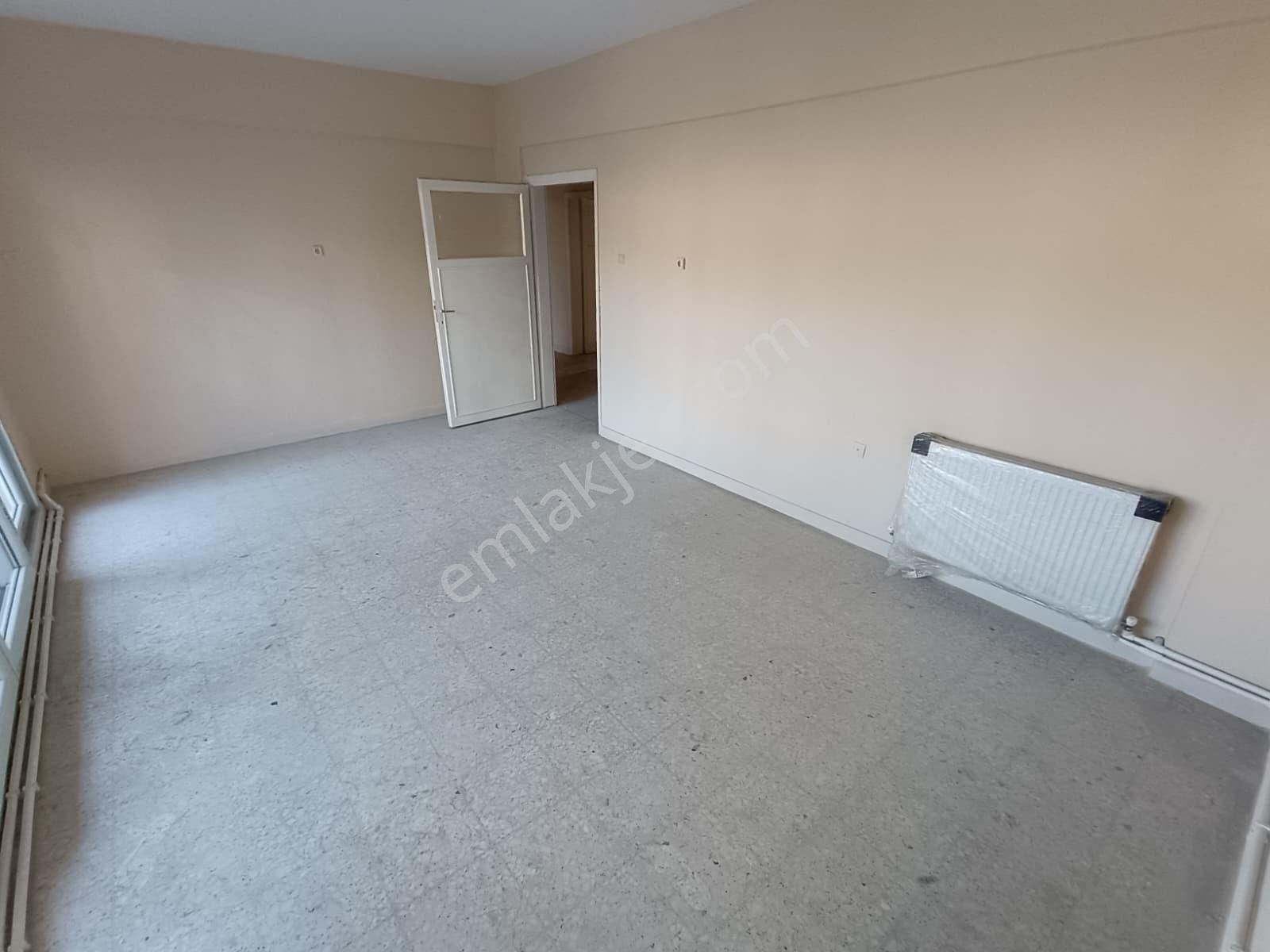 Ergünden Cumhuriyette Doğal Gazlı Kiralık - Görsel 4