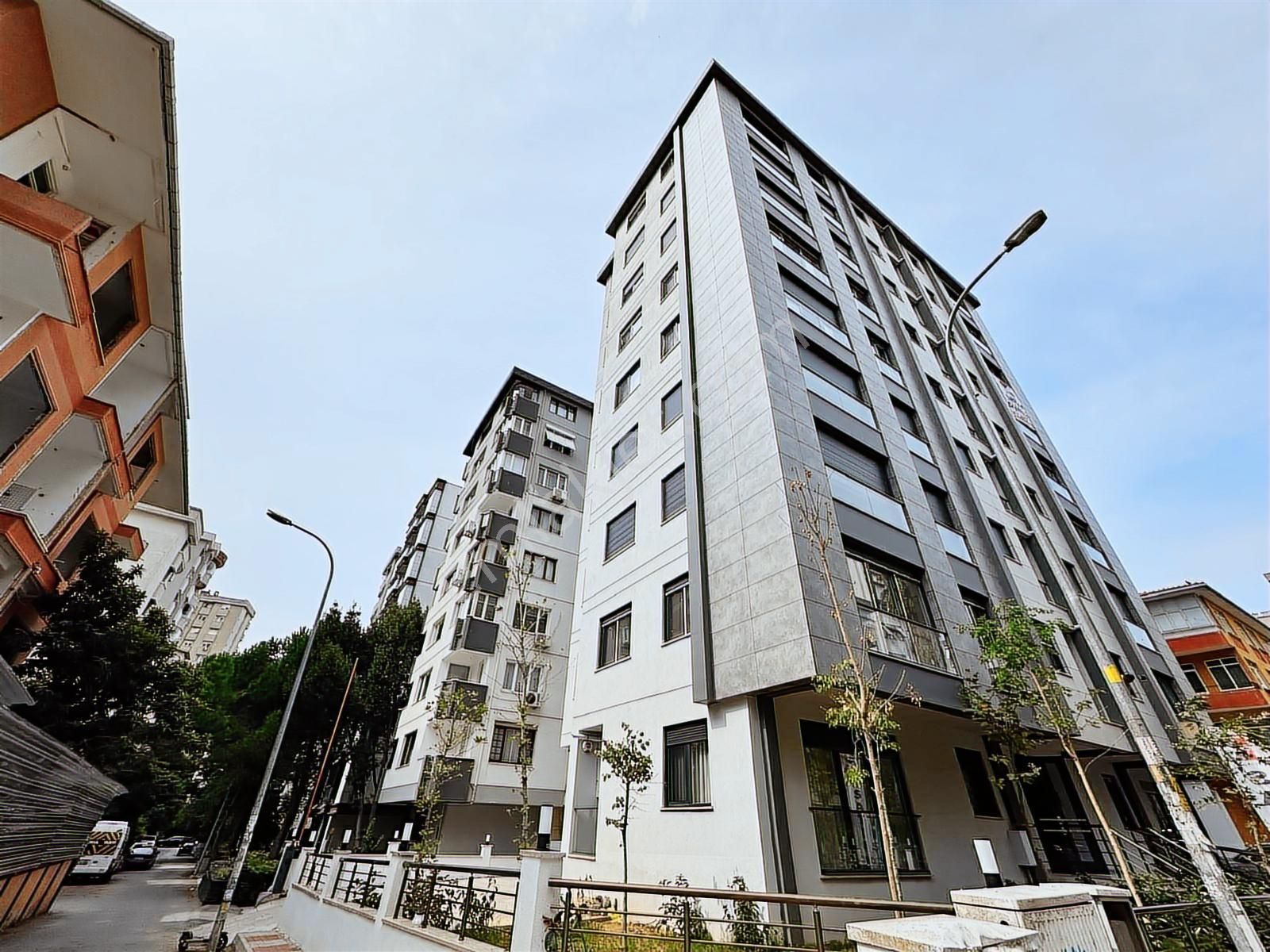 Suadiye'de 1+1 Net 55m2 Ebv Banyolu İskanlı Sıfır Boş Fırsat