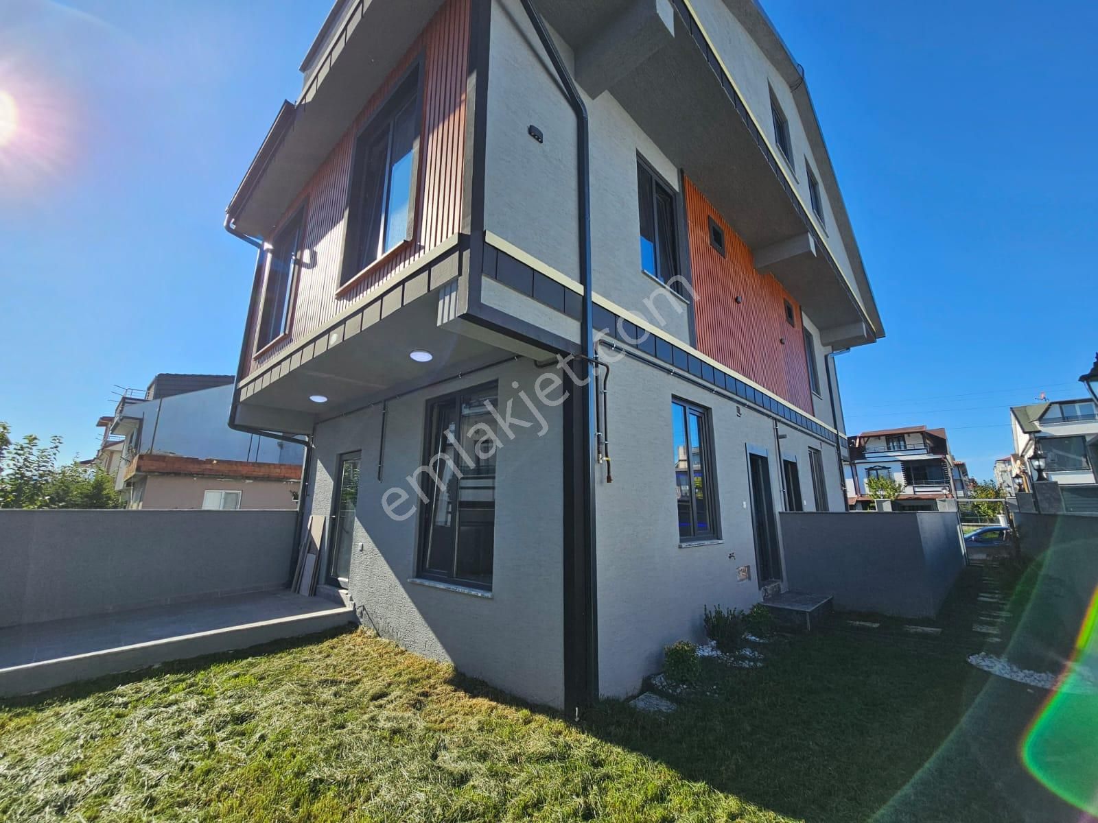 Deniz'den Kocaali Saakrya'da 3+1 Merkezde,giyinme Odalı,ebeveyn Banyolu Villa - Görsel 5