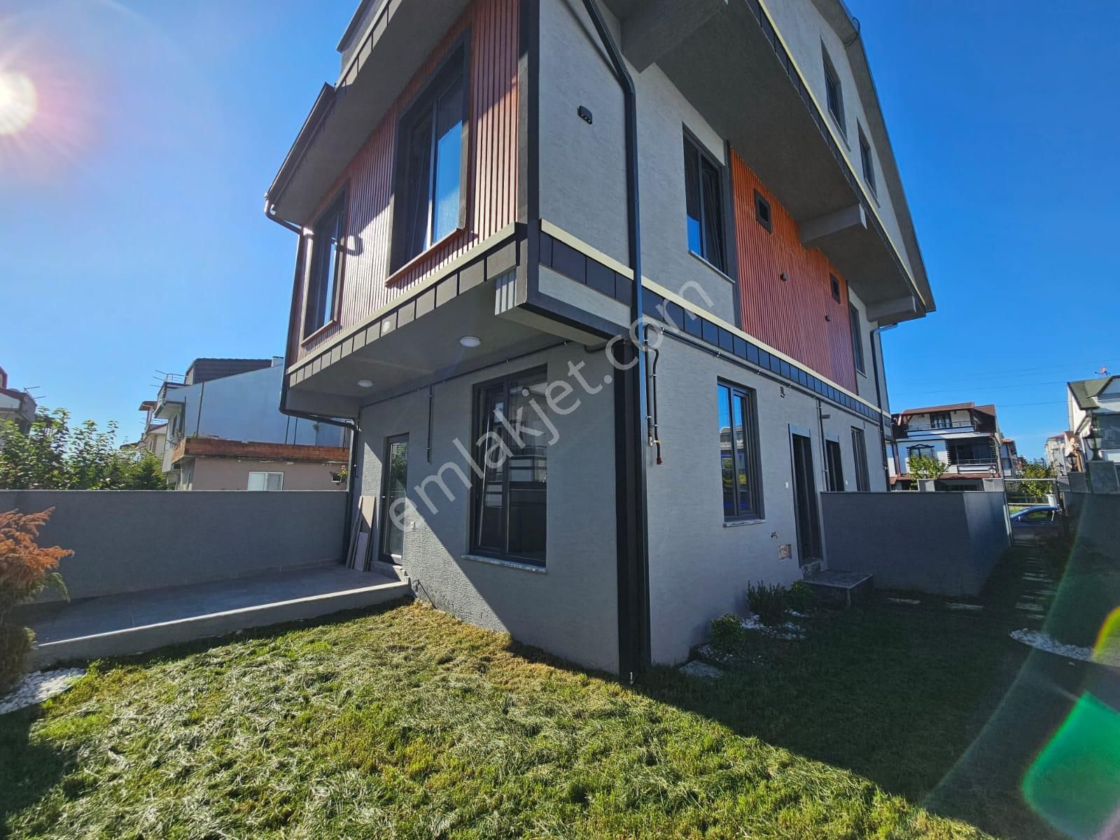 Deniz'den Kocaali Saakrya'da 3+1 Merkezde,giyinme Odalı,ebeveyn Banyolu Villa - Görsel 3