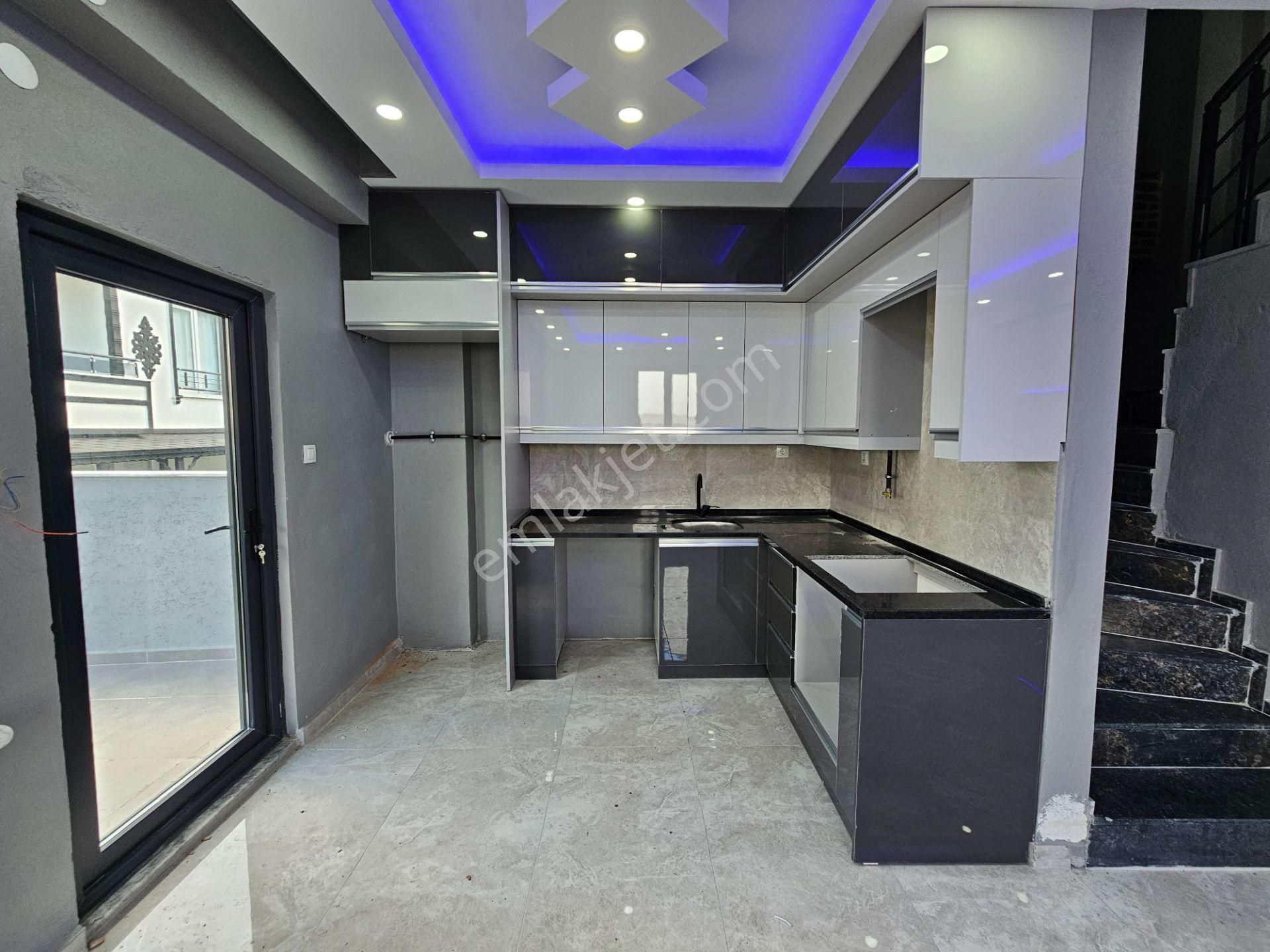 Deniz'den Kocaali Saakrya'da 3+1 Merkezde,giyinme Odalı,ebeveyn Banyolu Villa - Görsel 15