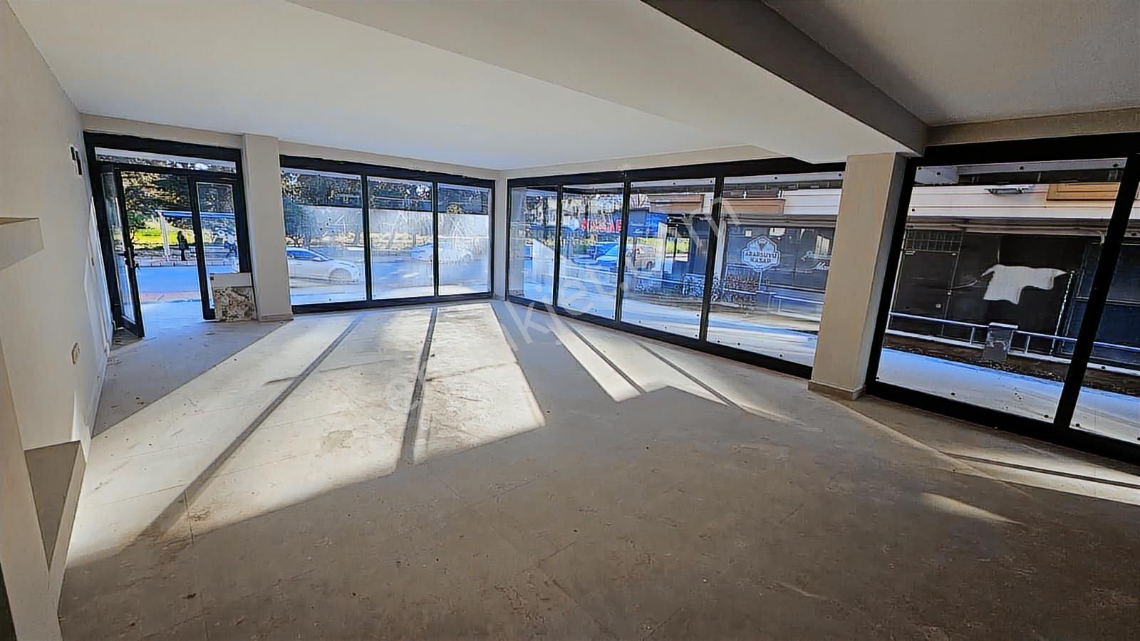 Antalya Arapsuyunda Tabela Değeri Yüksek Kiralık Dükkan