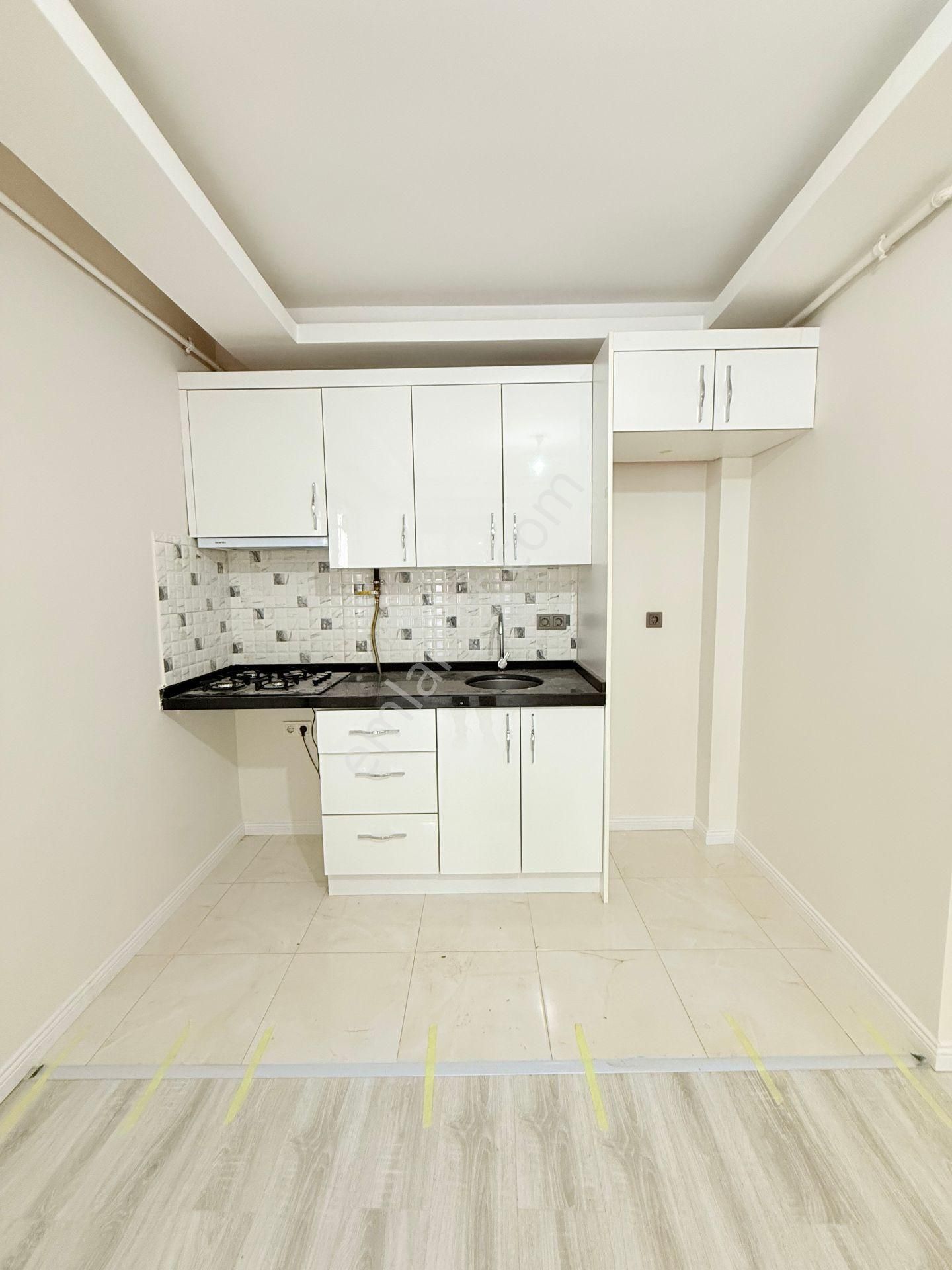 Adatepe Işıklar Da Minibüse 2.bina İskanlı Boş 1+1 Daire - Görsel 4