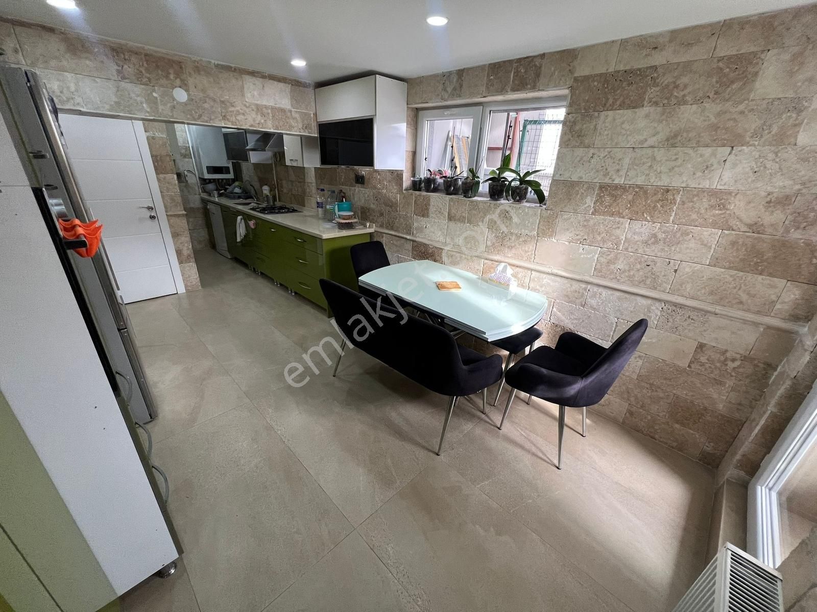 Kardelen Mah. Altunkent Sitesi Yapılı 5+1 Satılık Köşe Müstakil - Görsel 3