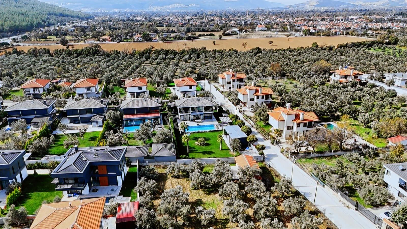 Cb Marina Dan Satılık Eşyalı Emsalsiz 3+2 Villa - Görsel 13