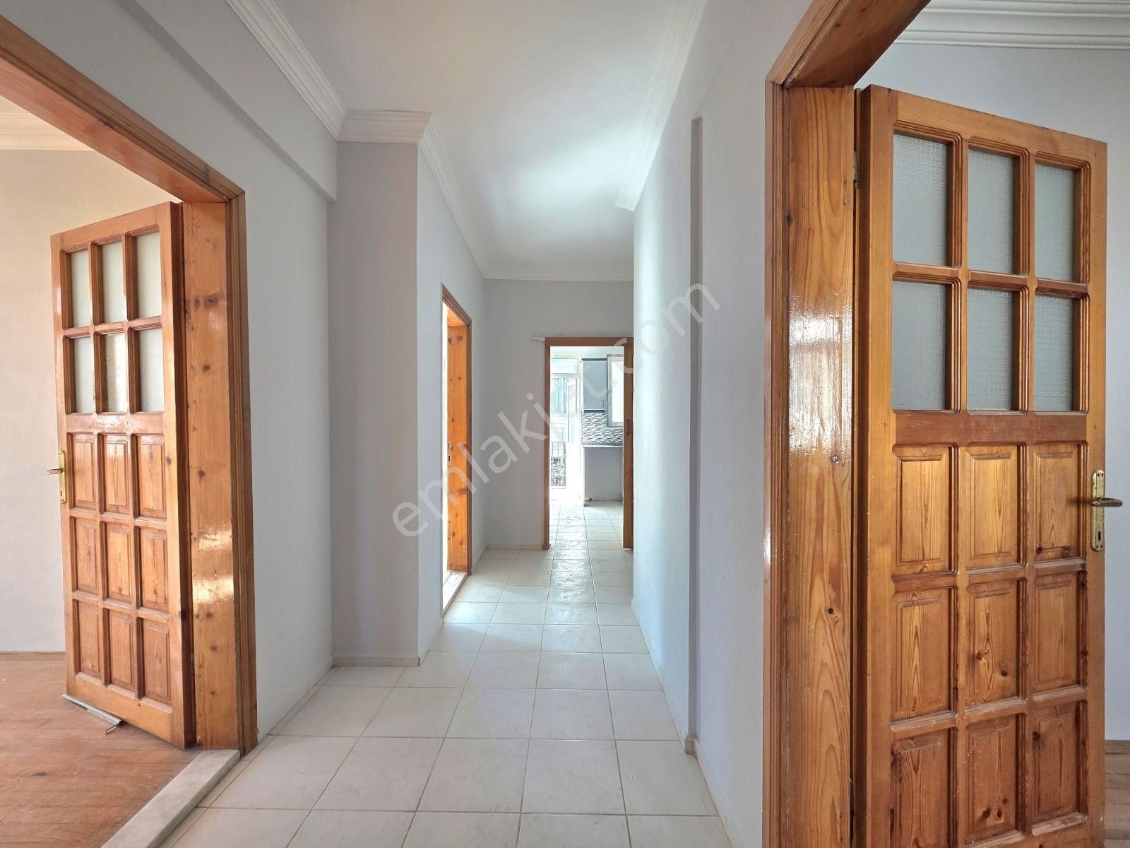 Fethiye Merkez'de Satılık 2+1 100m2 Ara Kat Ayrı Mutfak Daire - Görsel 8