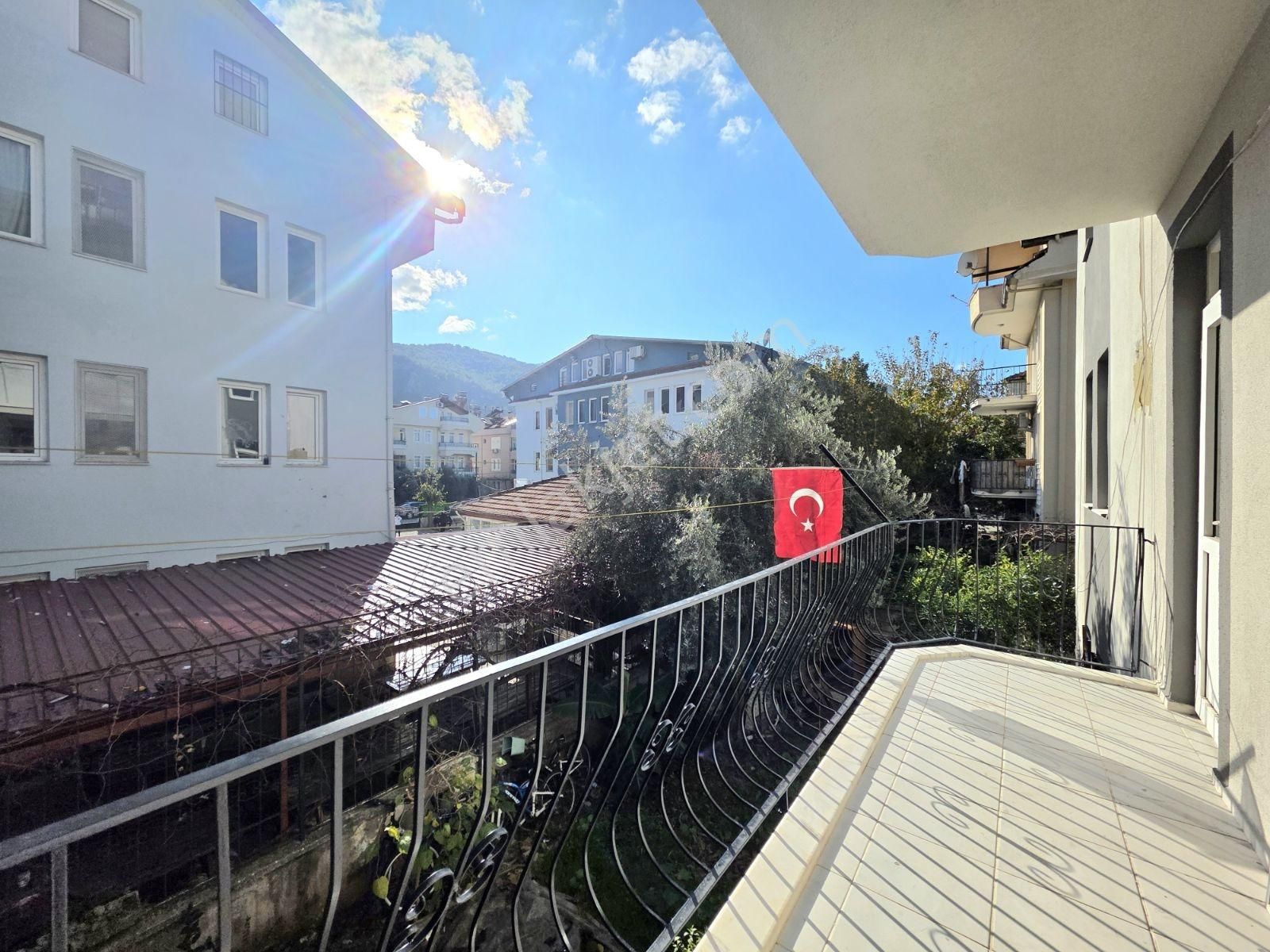Fethiye Merkez'de Satılık 2+1 100m2 Ara Kat Ayrı Mutfak Daire - Görsel 25