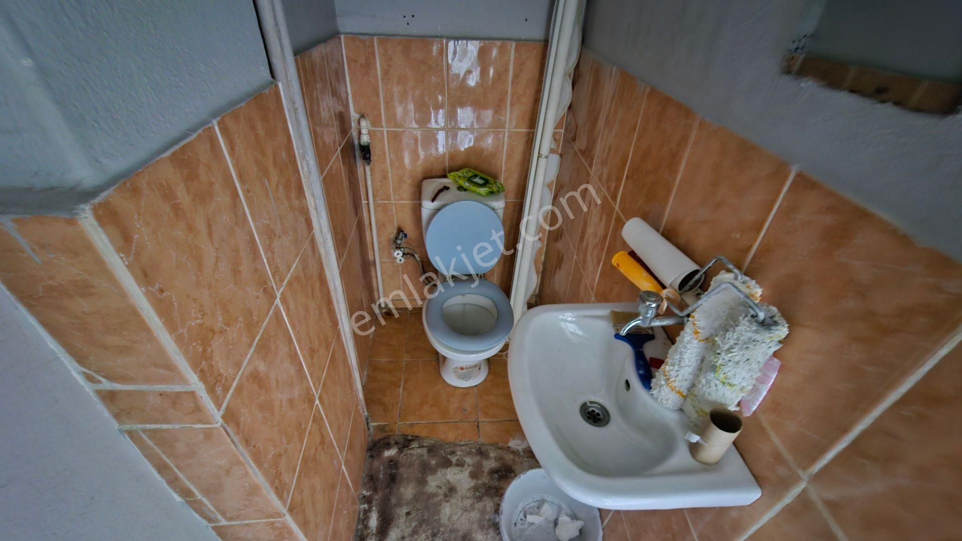 Abidin Paşada 25 Metre Wc Li Mutvaklı Kiralık Dükkan - Görsel 8