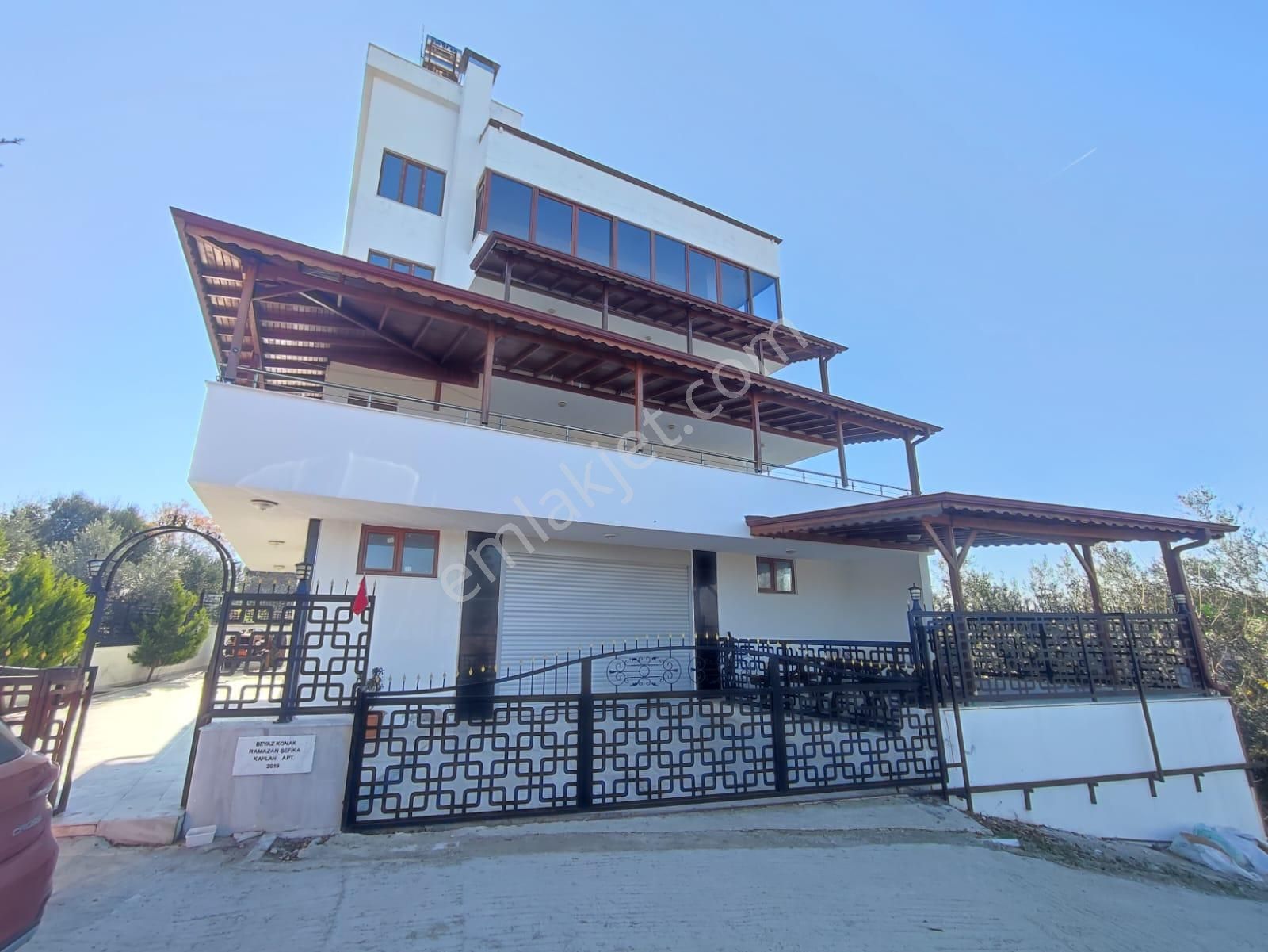 Acil Serik Şatırlı Mah. Komple 4 Katlı Satılık Bina - Görsel 6