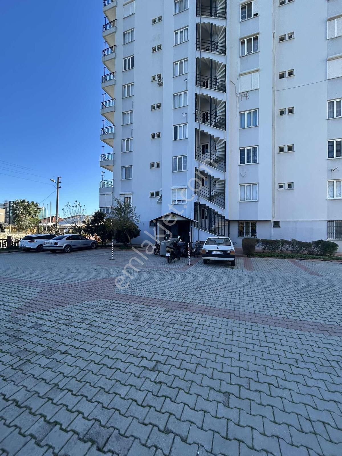 Antalya Aksu Site İçi Asansörlü 3+1 Kiralık Daire