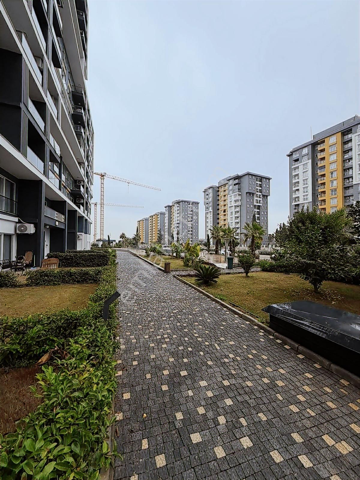 Ekpa 1207 Prestige Sitesinde Güney Havuz Cephe 2+1 Satılık Daire