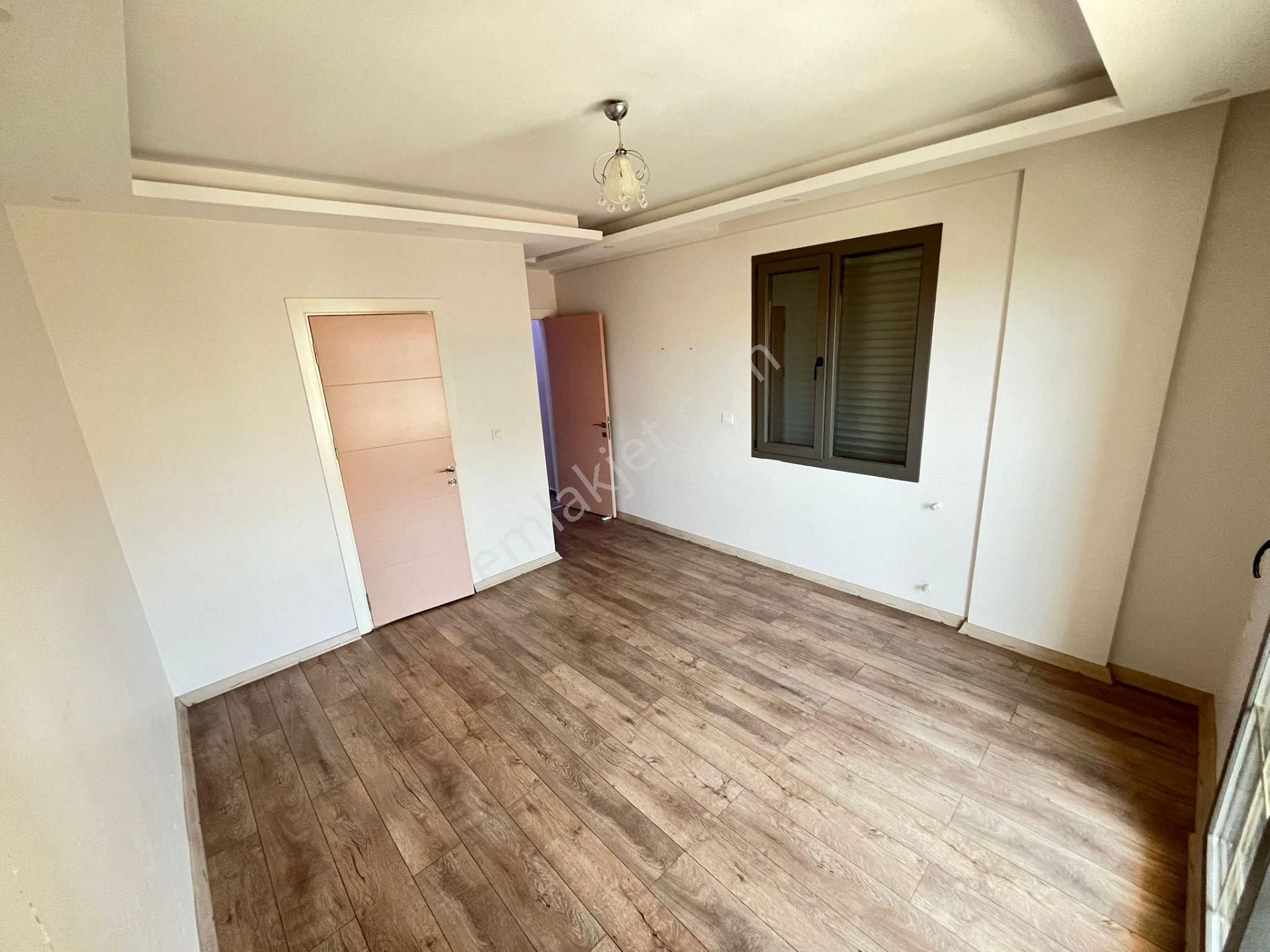 Merkezi Konumda Ön Cephe 4+1 Genç Villa - Görsel 15