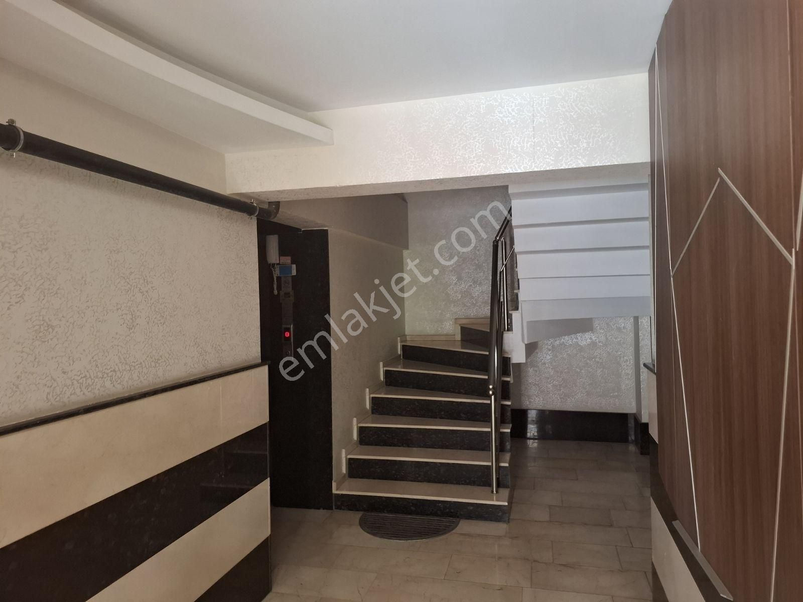 Fikri Altay Mahallesi'nde 2+1 Satılık Fırsat Daire - Görsel 30