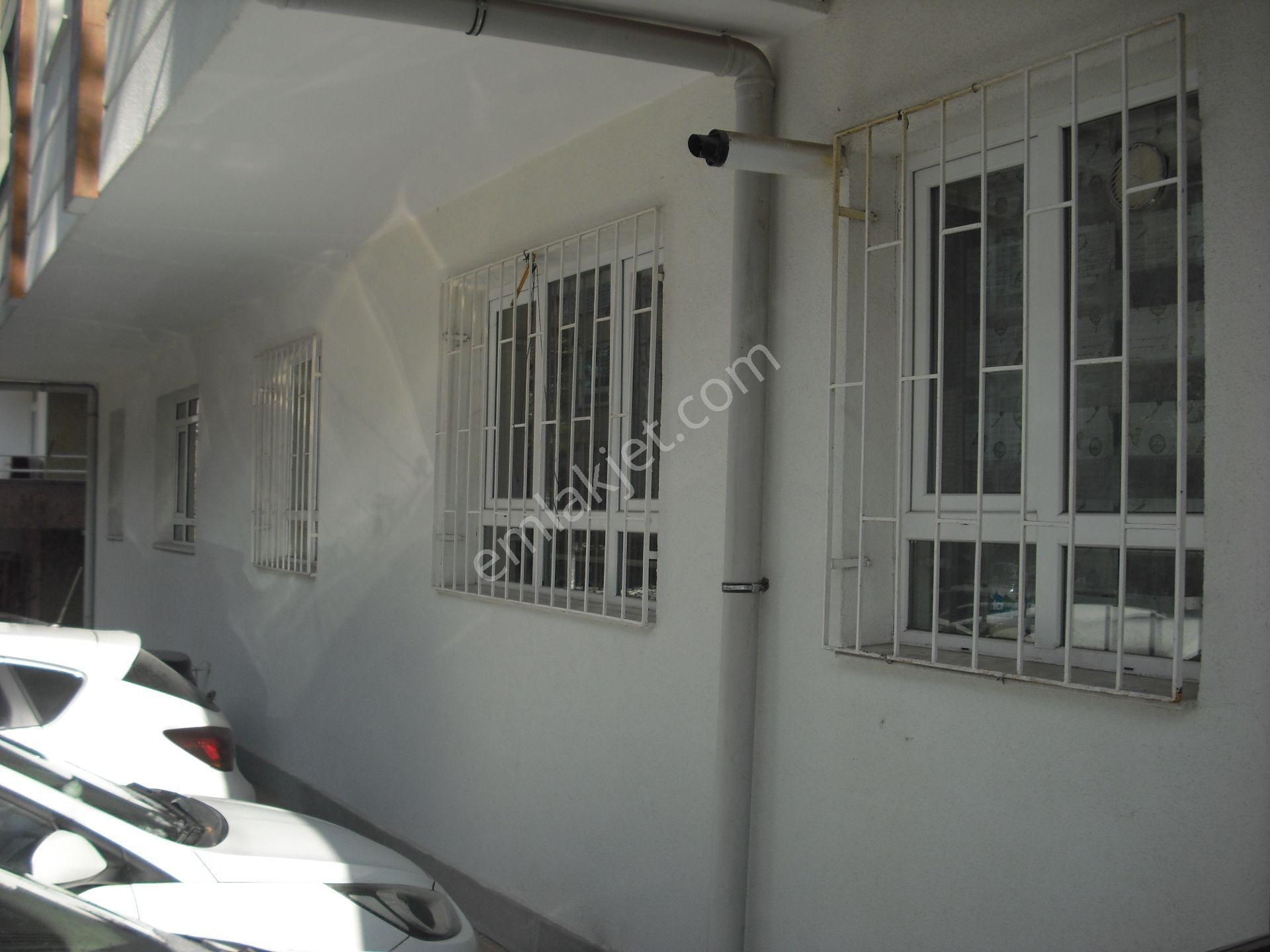 Dikmen Ç.emeç Bulv. Çok Yakın 2+1 Kombili Yüksek Giriş Batı Cephesi - Görsel 13