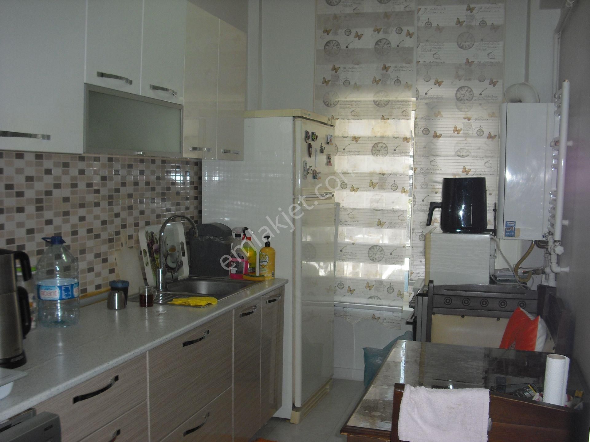 Dikmen Ç.emeç Bulv. Çok Yakın 2+1 Kombili Yüksek Giriş Batı Cephesi