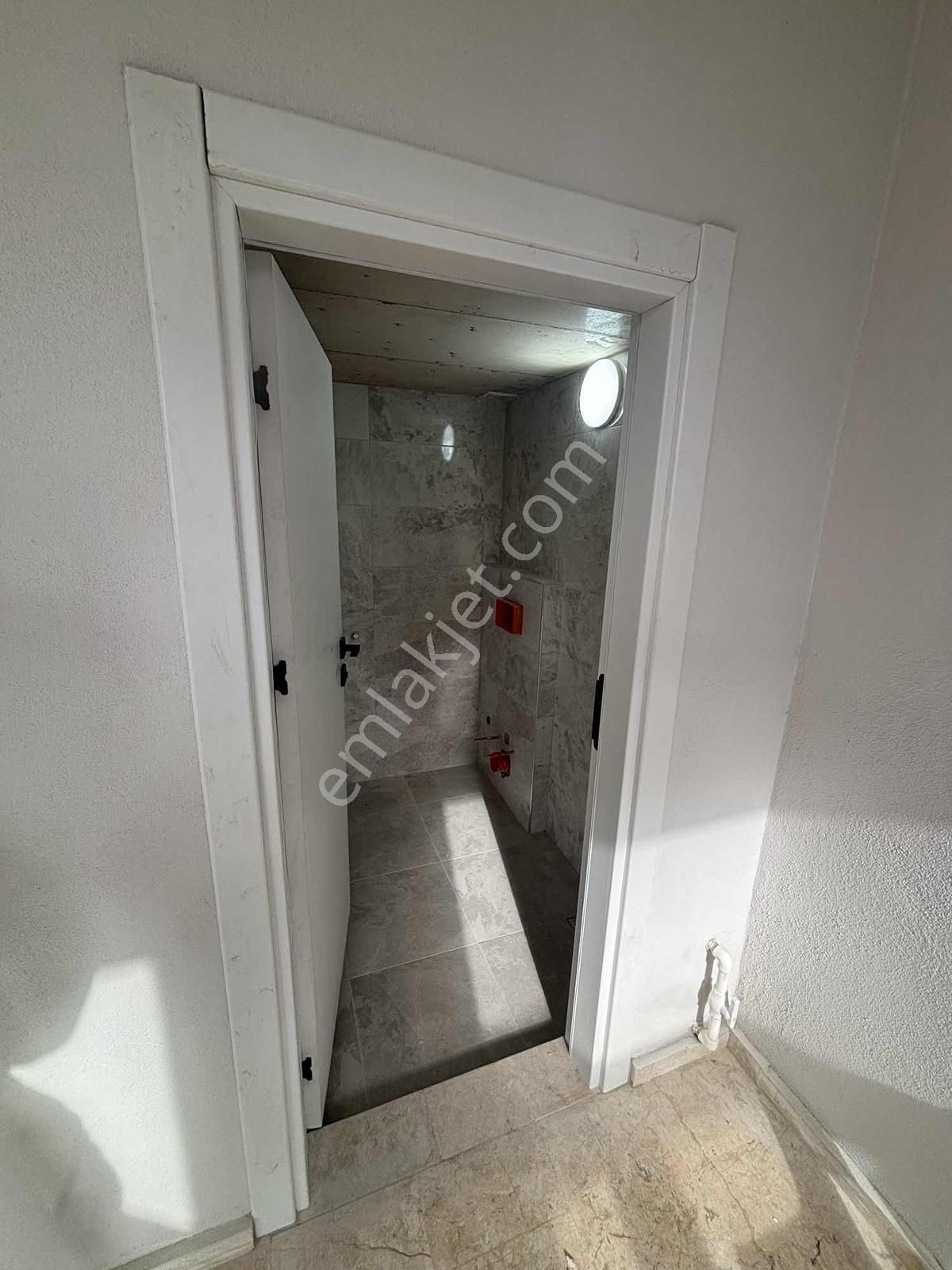 Velibabada Kiralık Yeni Binada Dükkan - Görsel 6