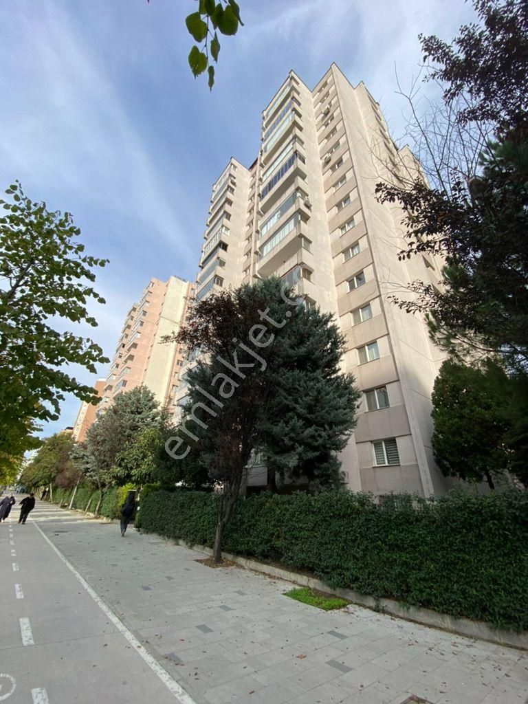 Nyç Gayrimenkul'den Yeşilkent Sitesinde Yeni Tadilatlı 3+1 Daire!