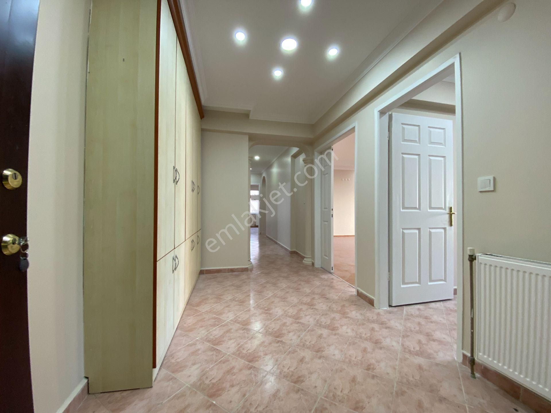 Nyç Gayrimenkul'den Yeşilkent Sitesinde Yeni Tadilatlı 3+1 Daire! - Görsel 3