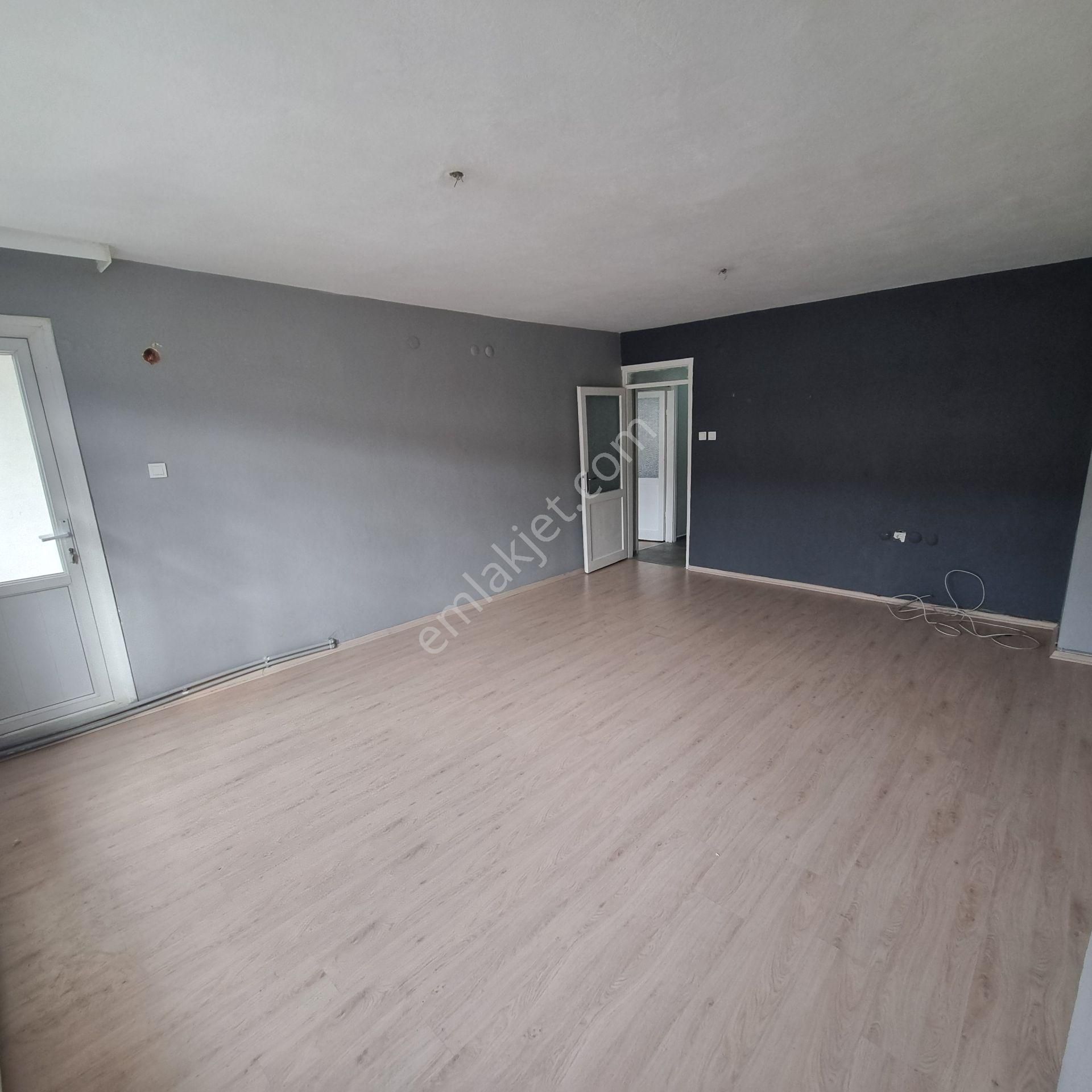 Buca Efeler Mahallesinde Merkezi Konumlu Kiralık 3+1 Daire - Görsel 7