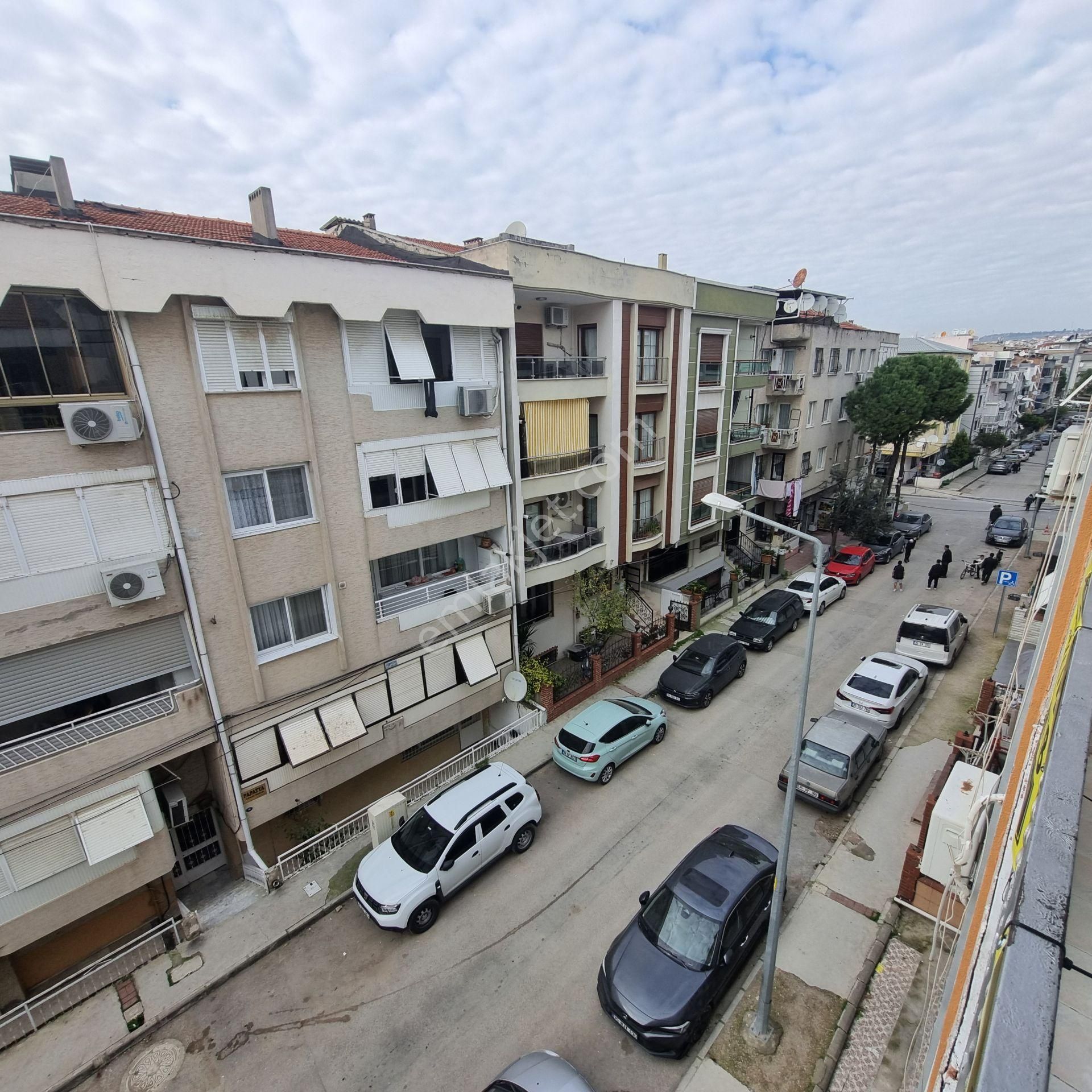 Buca Efeler Mahallesinde Merkezi Konumlu Kiralık 3+1 Daire - Görsel 13