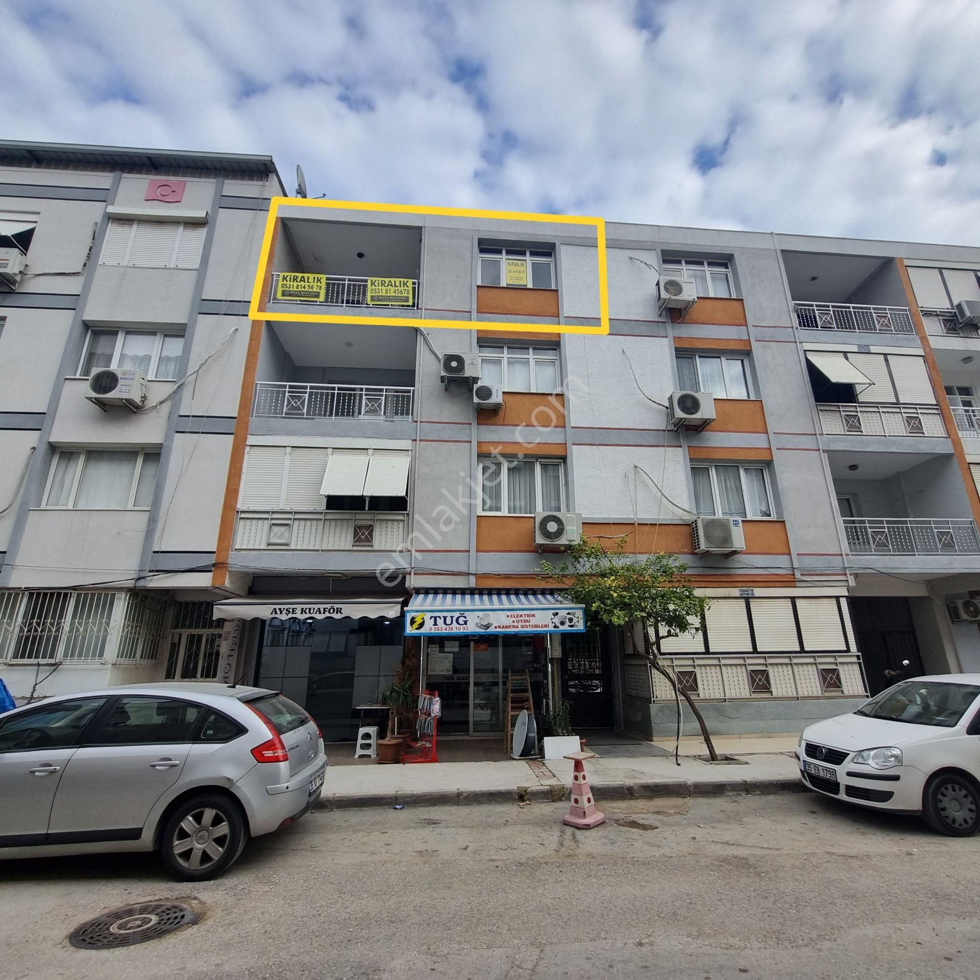 Buca Efeler Mahallesinde Merkezi Konumlu Kiralık 3+1 Daire