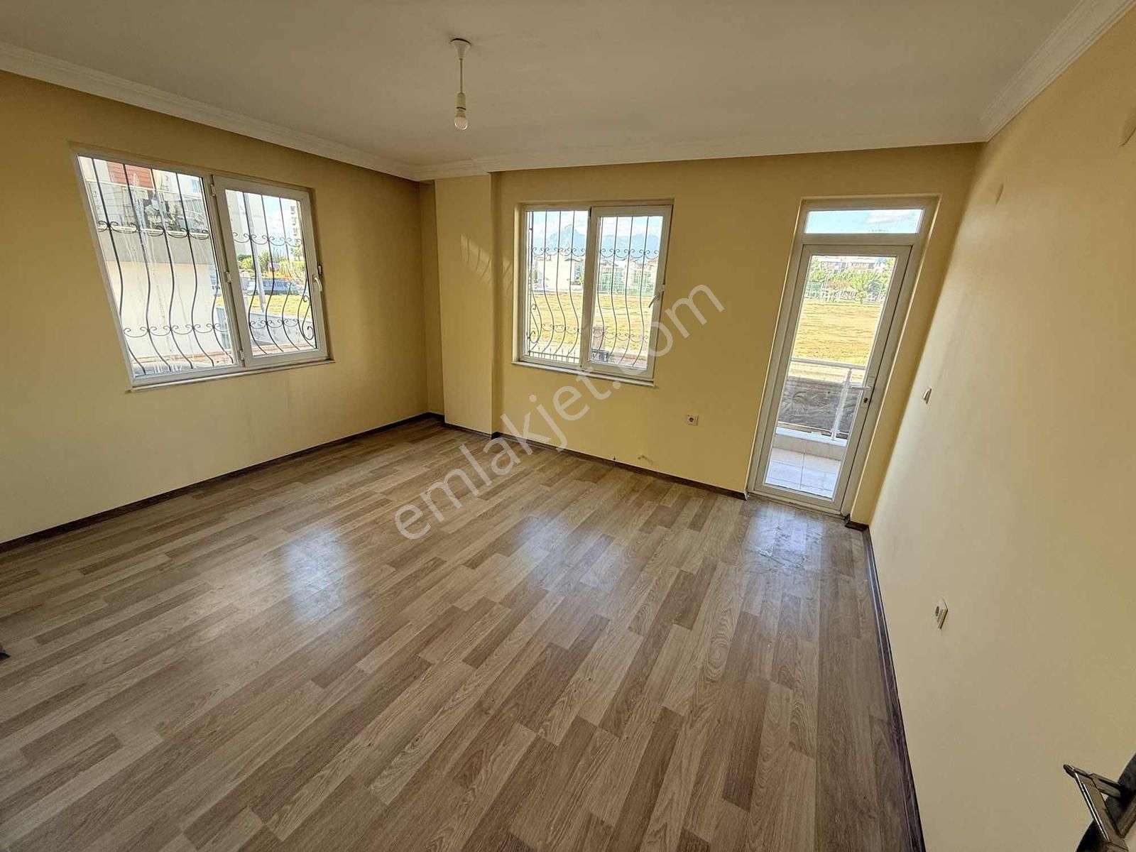 Sinanefendi Eml'dan Ünsal Mah. 2+1 Önü Açık Ferah Daire.