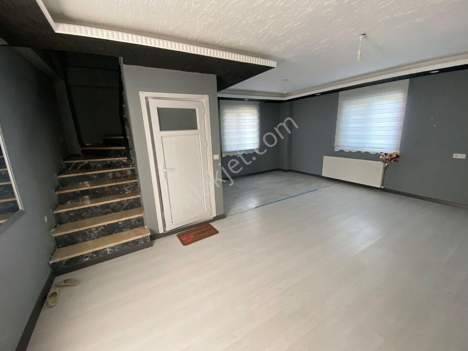 Yeniçiftlikte Müstakil 4+1 Villa Masrafsız - Görsel 16