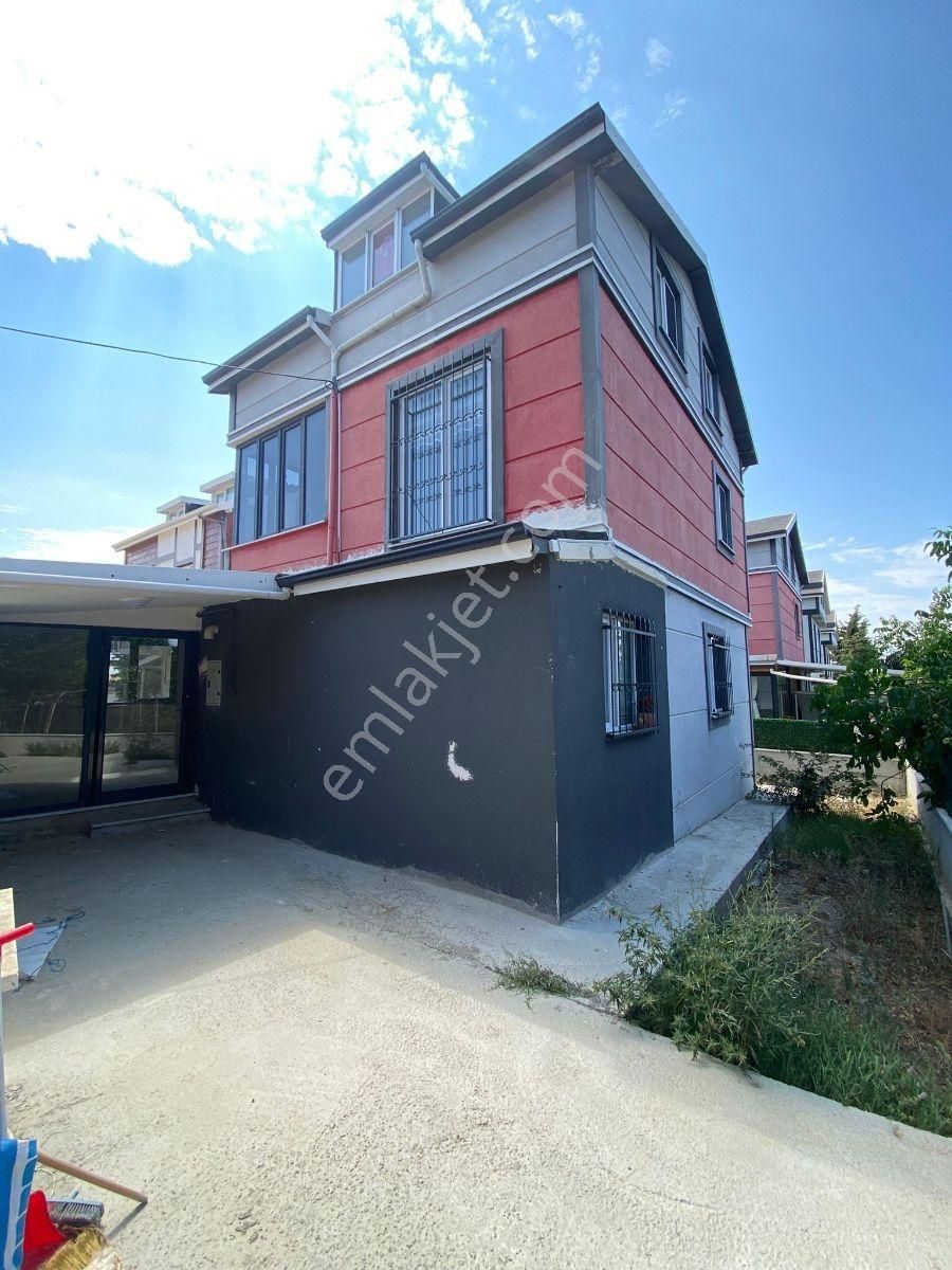 Yeniçiftlikte Müstakil 4+1 Villa Masrafsız
