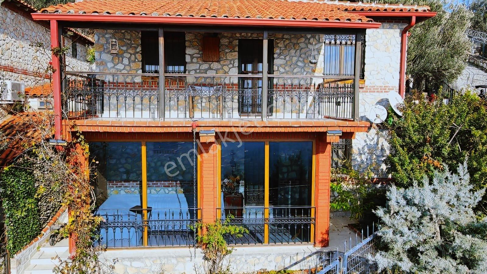 Güre Kavurmacılar'da Eşsiz Manzaralı Satılık Hakiki Taş Ev - Görsel 30