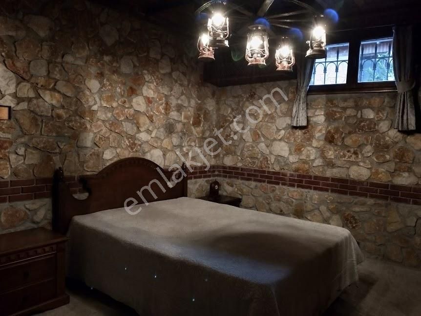 Güre Kavurmacılar'da Eşsiz Manzaralı Satılık Hakiki Taş Ev - Görsel 13