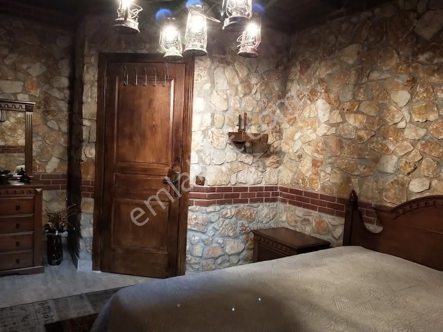 Güre Kavurmacılar'da Eşsiz Manzaralı Satılık Hakiki Taş Ev - Görsel 28