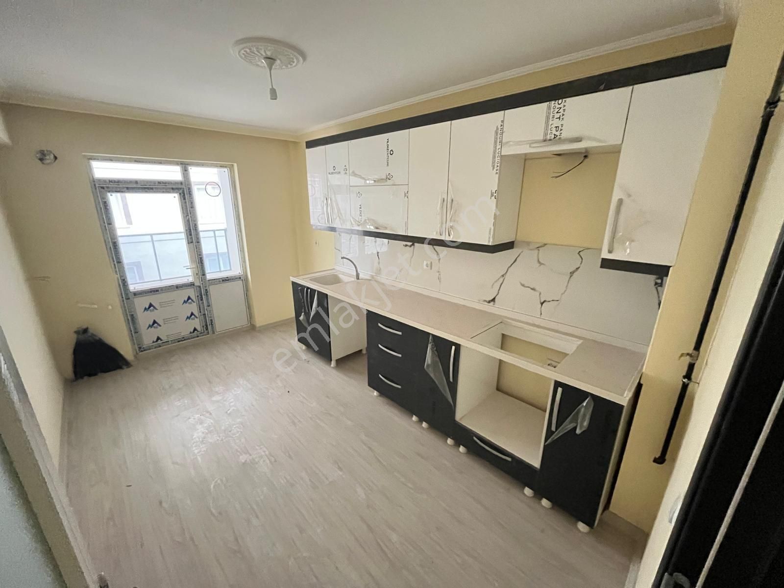 Battalgazi Çarşamba Pazarı Yakını Sıfır 3.kat 3+1 Yan Yana İki Daire