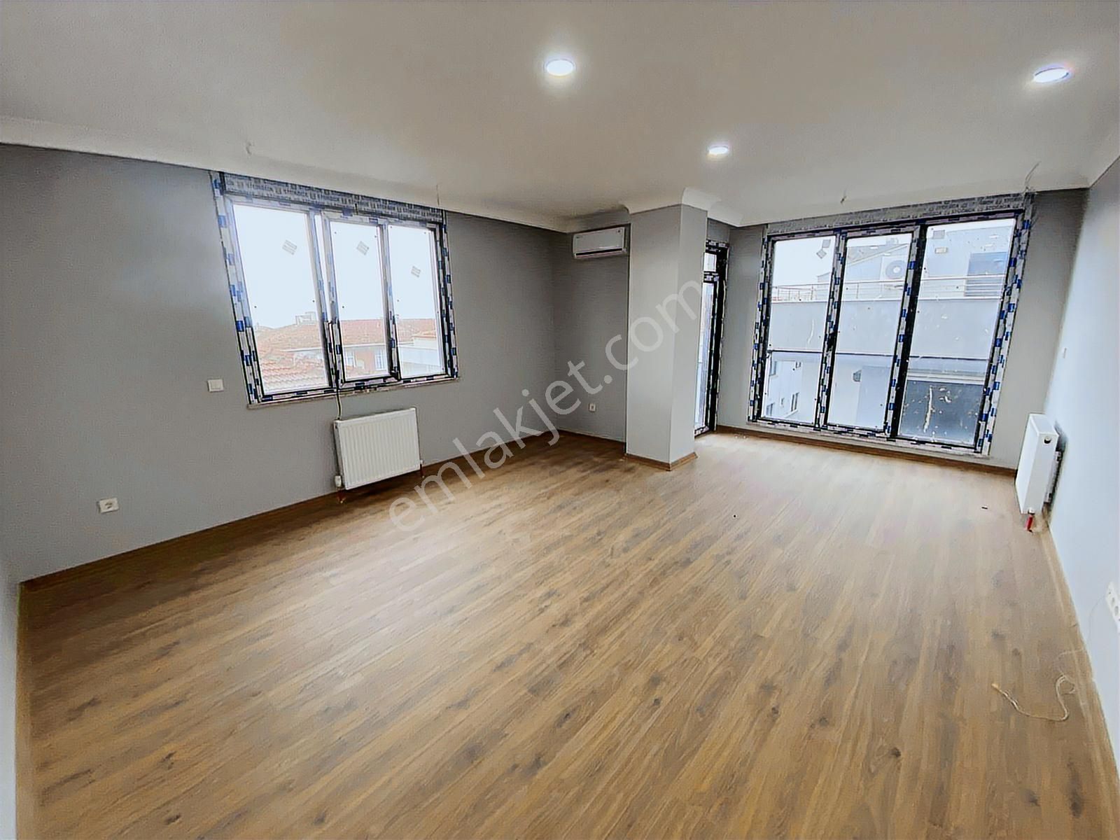 █ Konfor █ Minibüs Yoluna Yakın - Oturuma Hazır - Sıfır 2+1