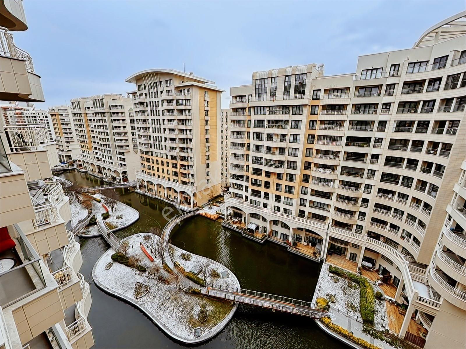 Sinpaş Yalı Evlerinde Ferah 2.5+1 Kiralık Daire