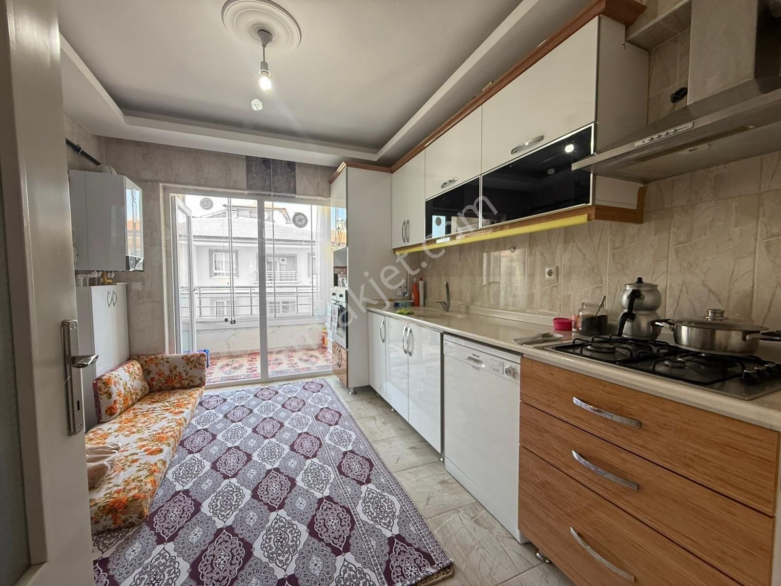 Yükseltepe'de 2 Cadde Arası Park Manzaralı 3.kat Masrafsız 3+1