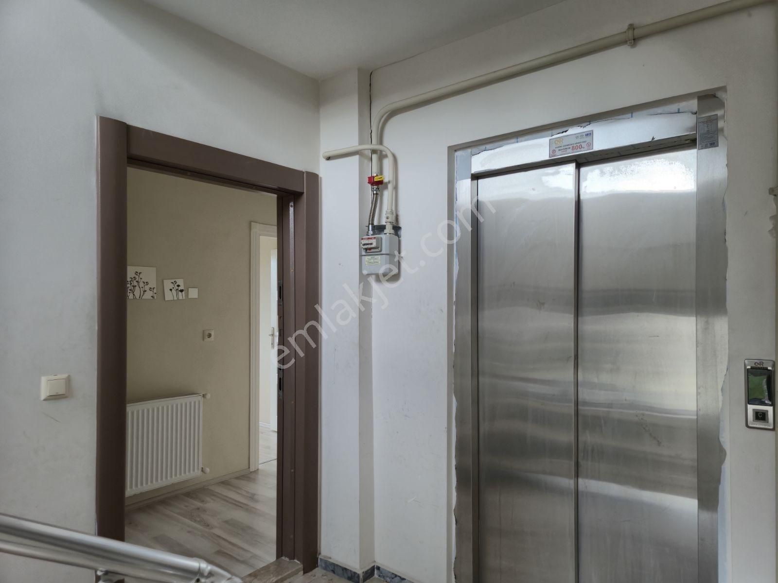 Realty World'dan Ferizli İnönü'de 90m2 Arakat 2 Balkonlu Boş 2+1 - Görsel 12