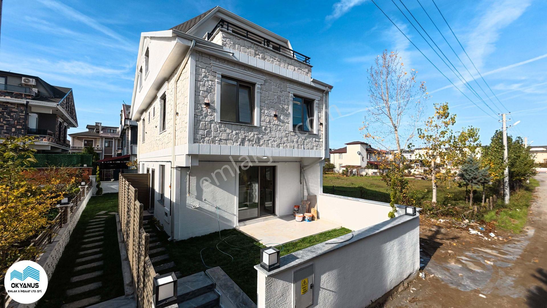 Kocaali’de Satılık 3+1 Özel Tasarımlı Modern Villa